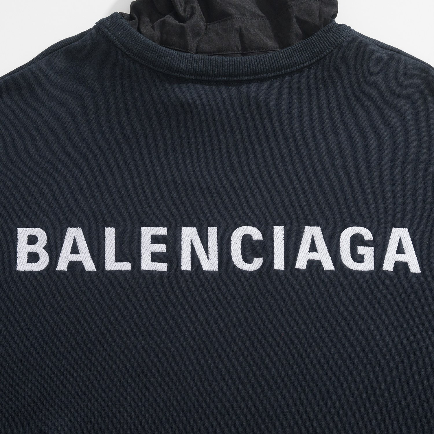 BALENCIAGA 발렌시아가 FW2023 자수 디테일 스웨트셔츠 12