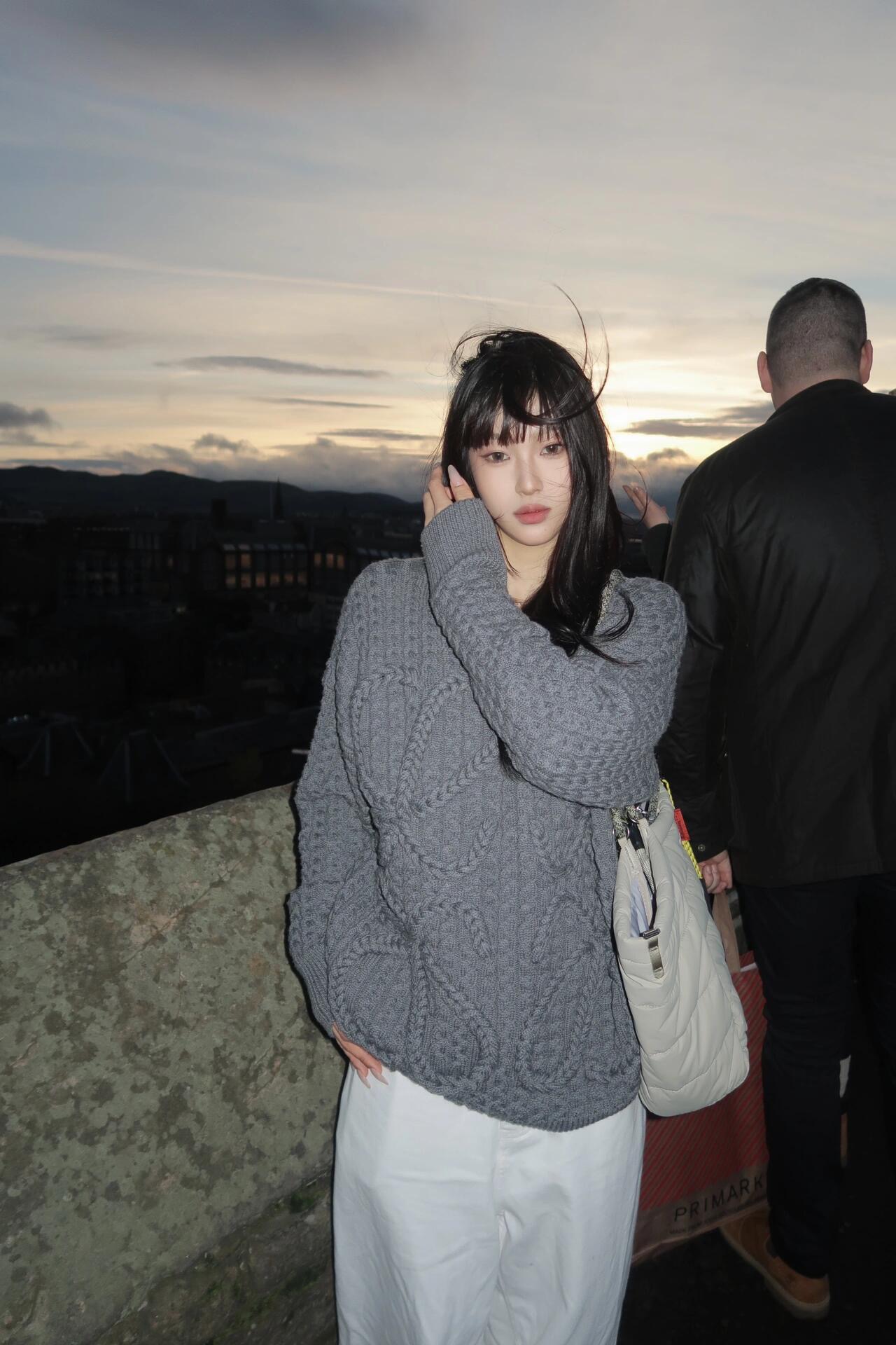 LOEWE 로에베 2025FW 케이블 니트 스웨터 6