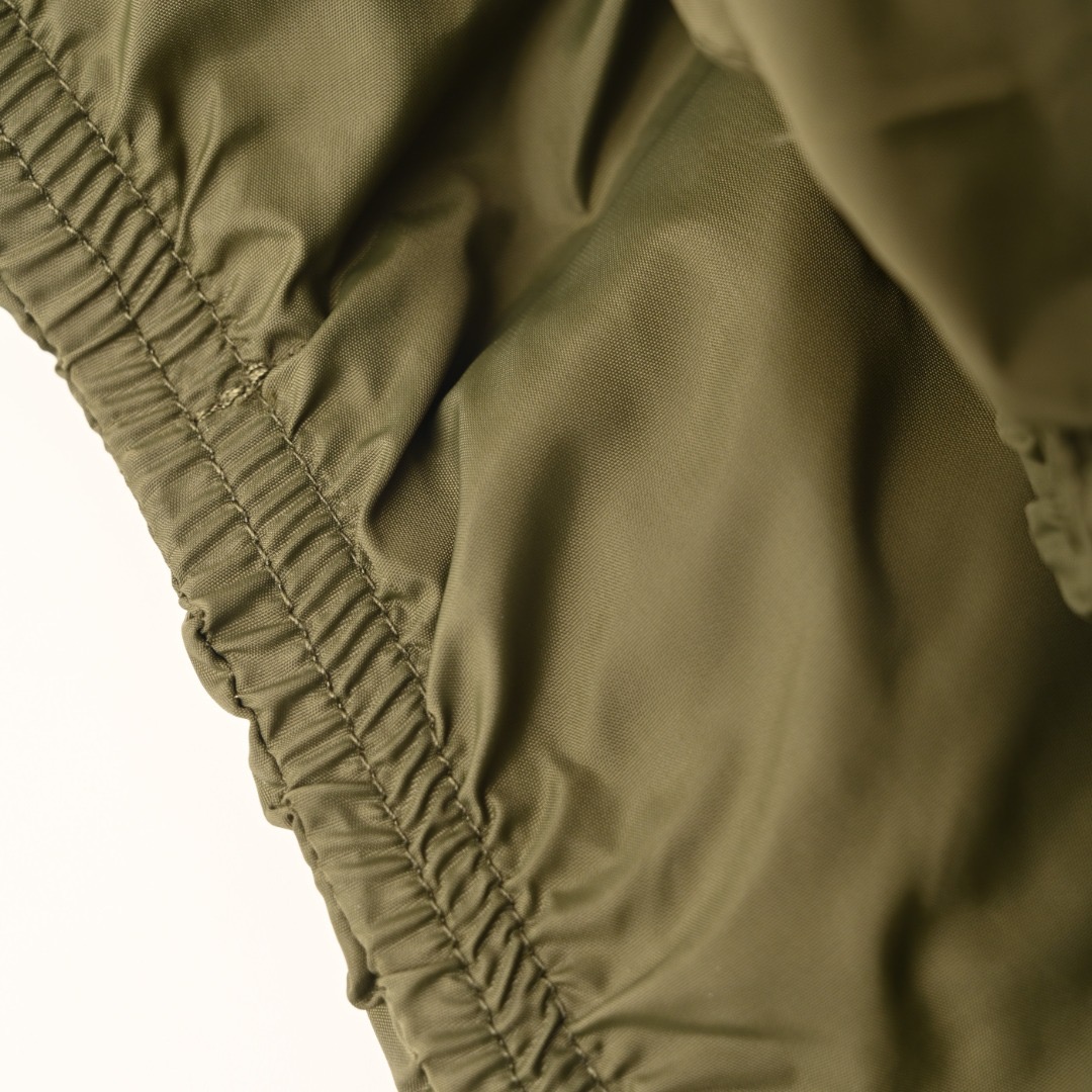 PRADA 프라다 FW2023 녹색 다운 베스트 7