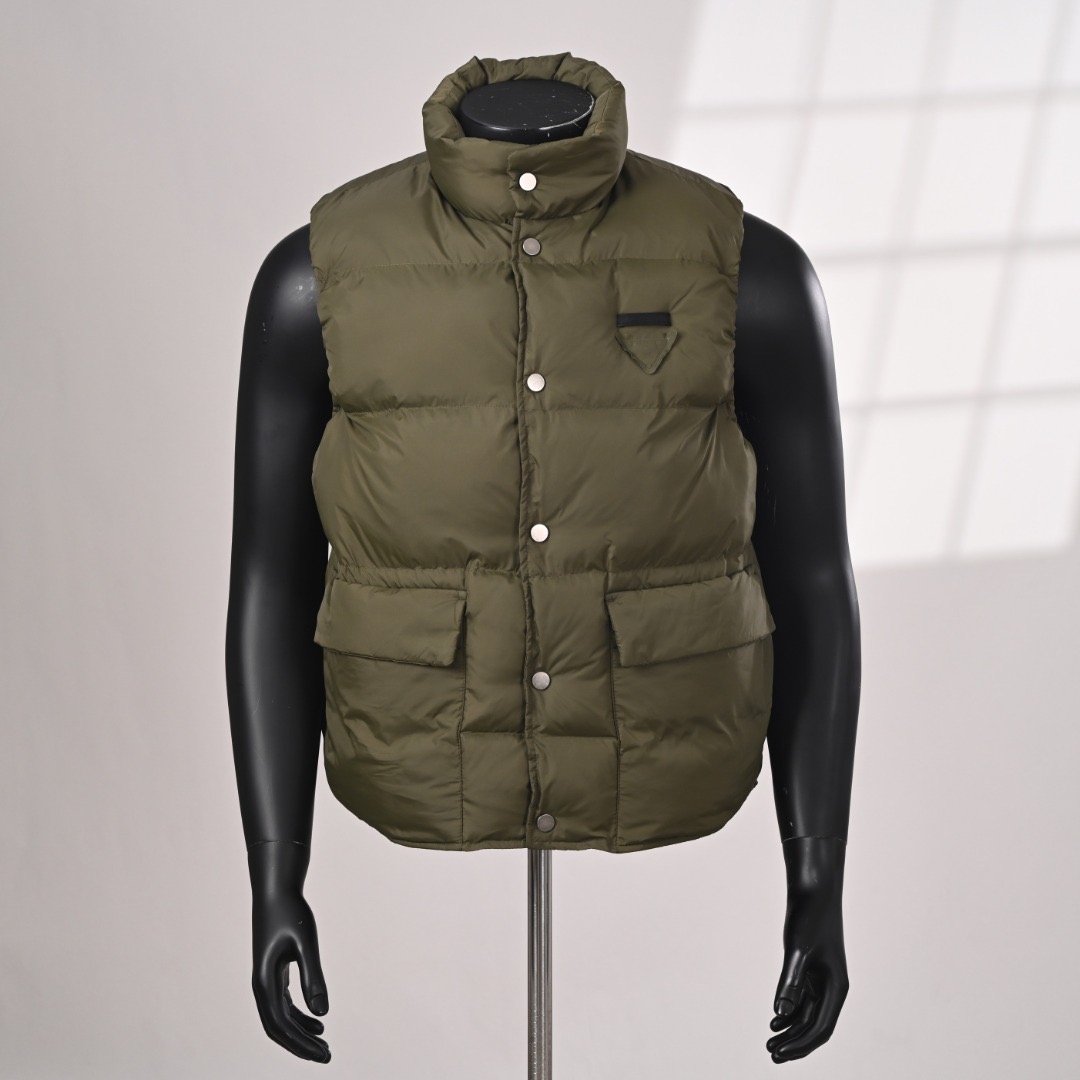 PRADA 프라다 FW2023 녹색 다운 베스트 10