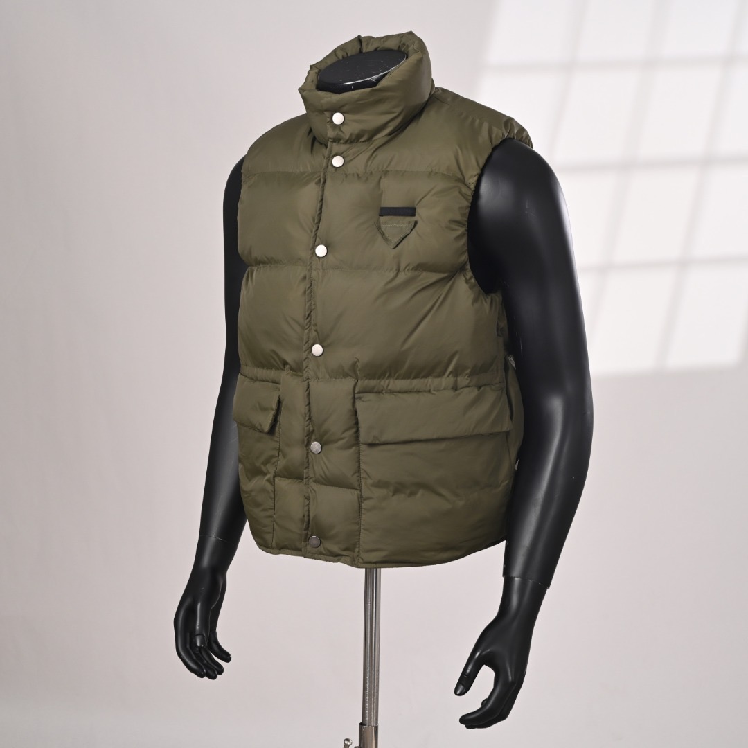 PRADA 프라다 FW2023 녹색 다운 베스트 11