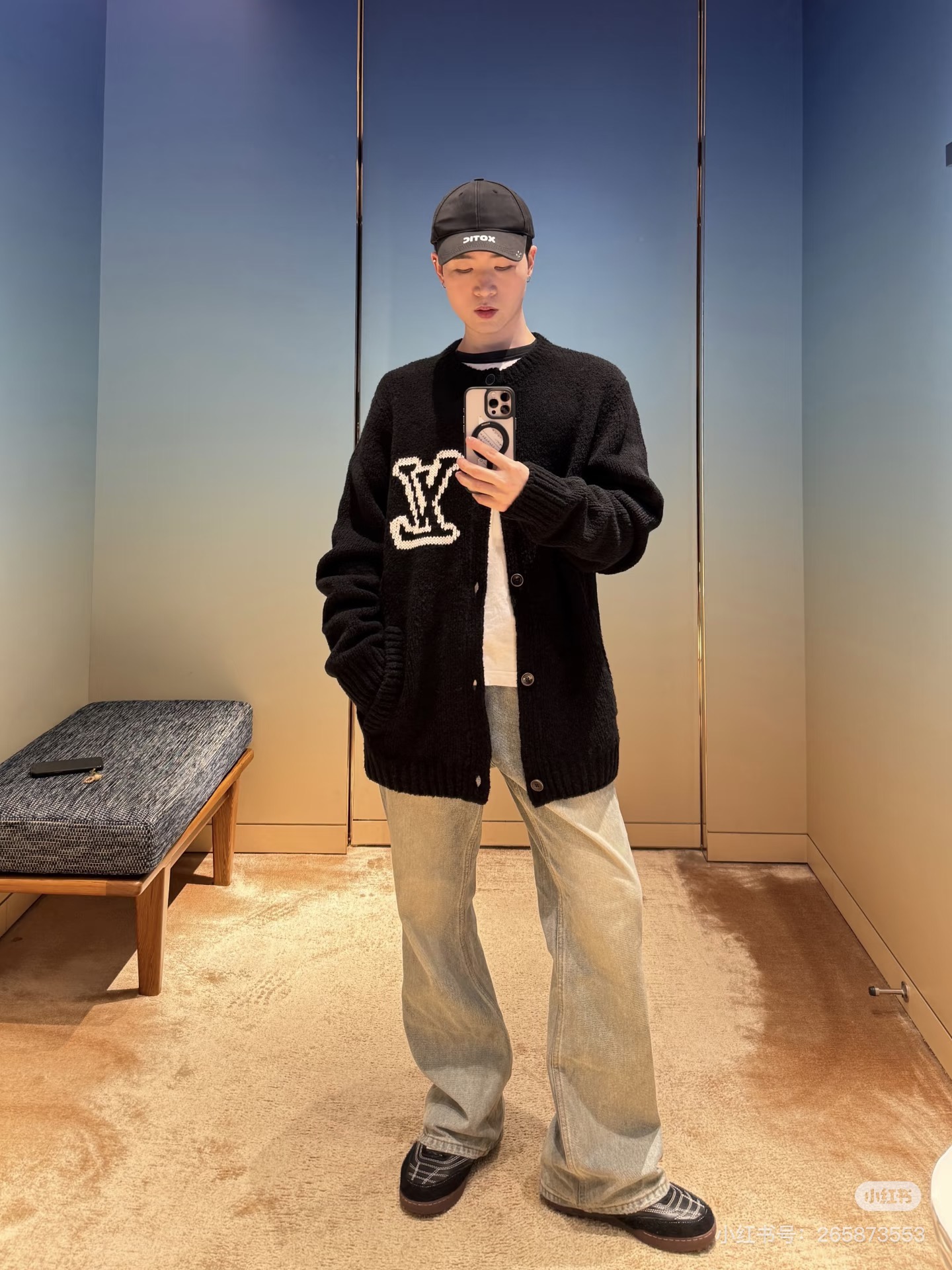 LOUIS VUITTON 루이비통 FW2025 라운드넥 니트 가디건 8