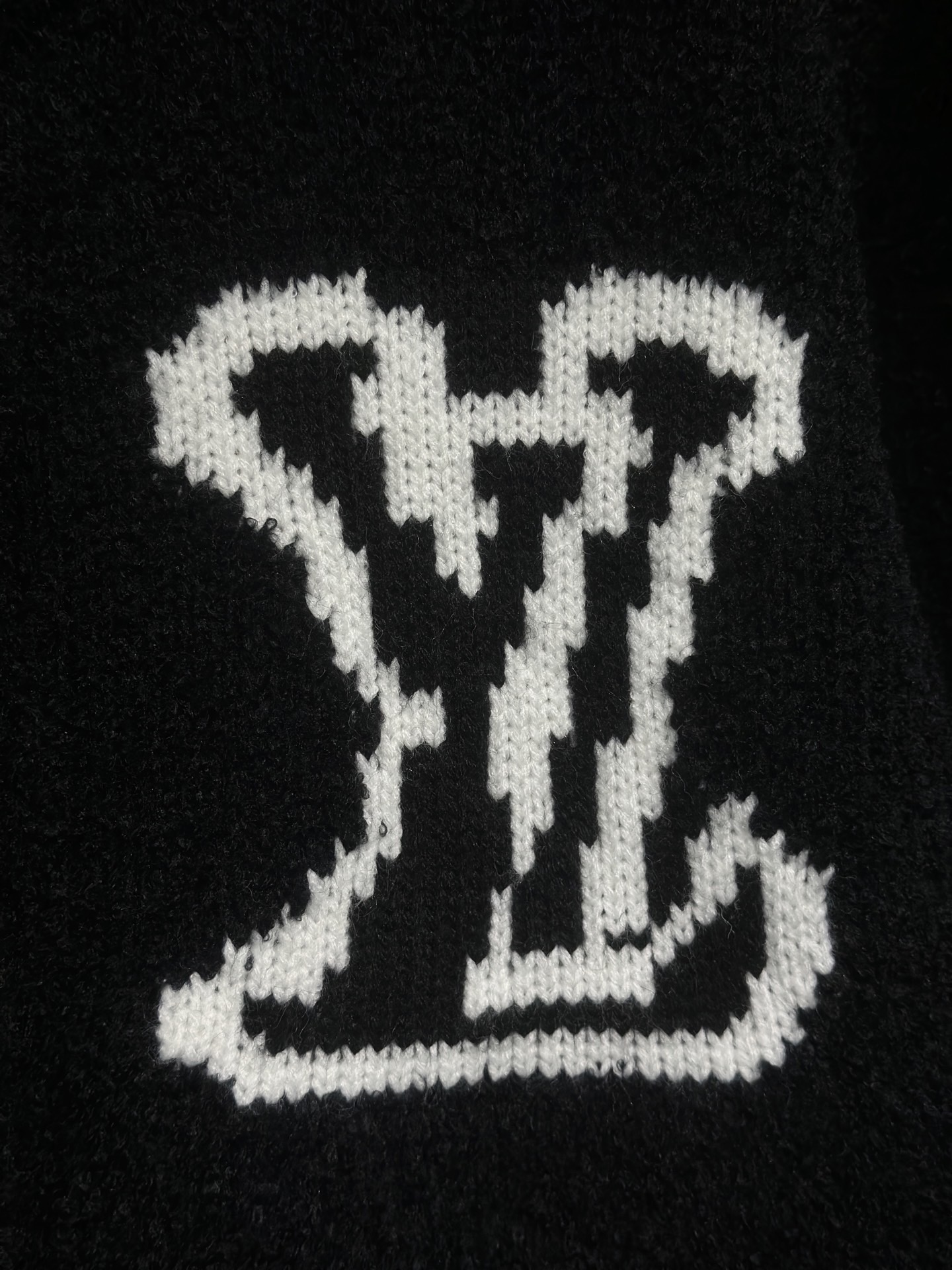 LOUIS VUITTON 루이비통 FW2025 라운드넥 니트 가디건 17