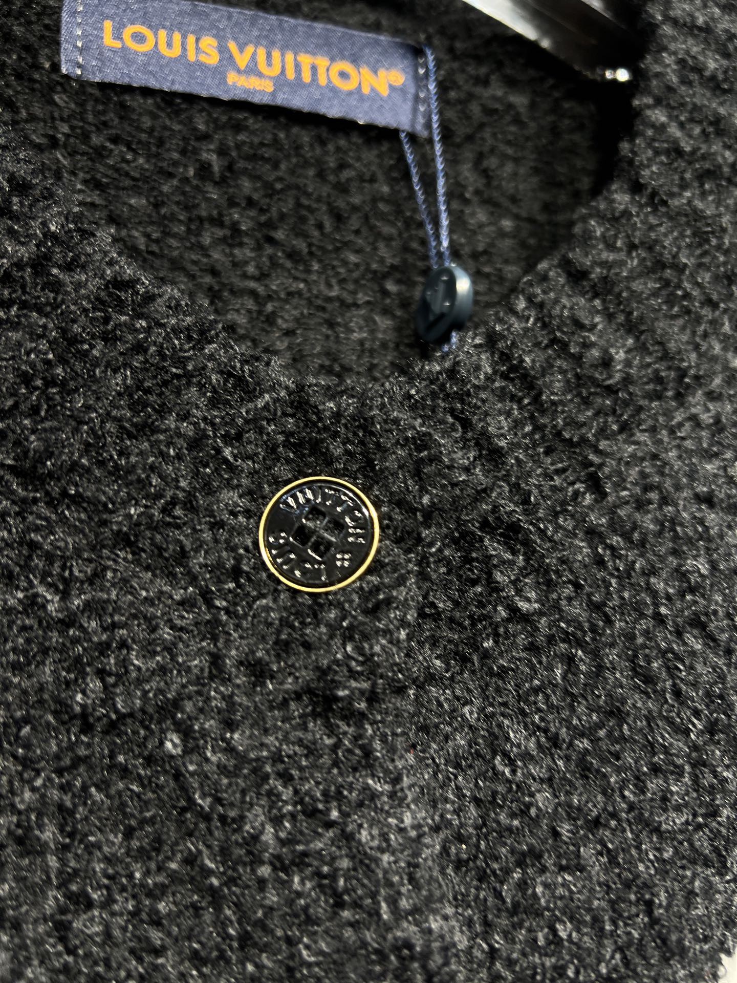 LOUIS VUITTON 루이비통 FW2025 라운드넥 니트 가디건 25