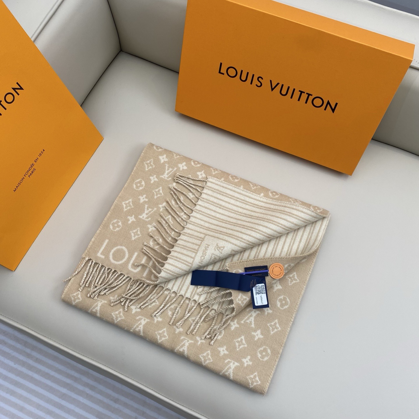 LOUIS VUITTON 루이비통 모노그램 머플러 베이지 1