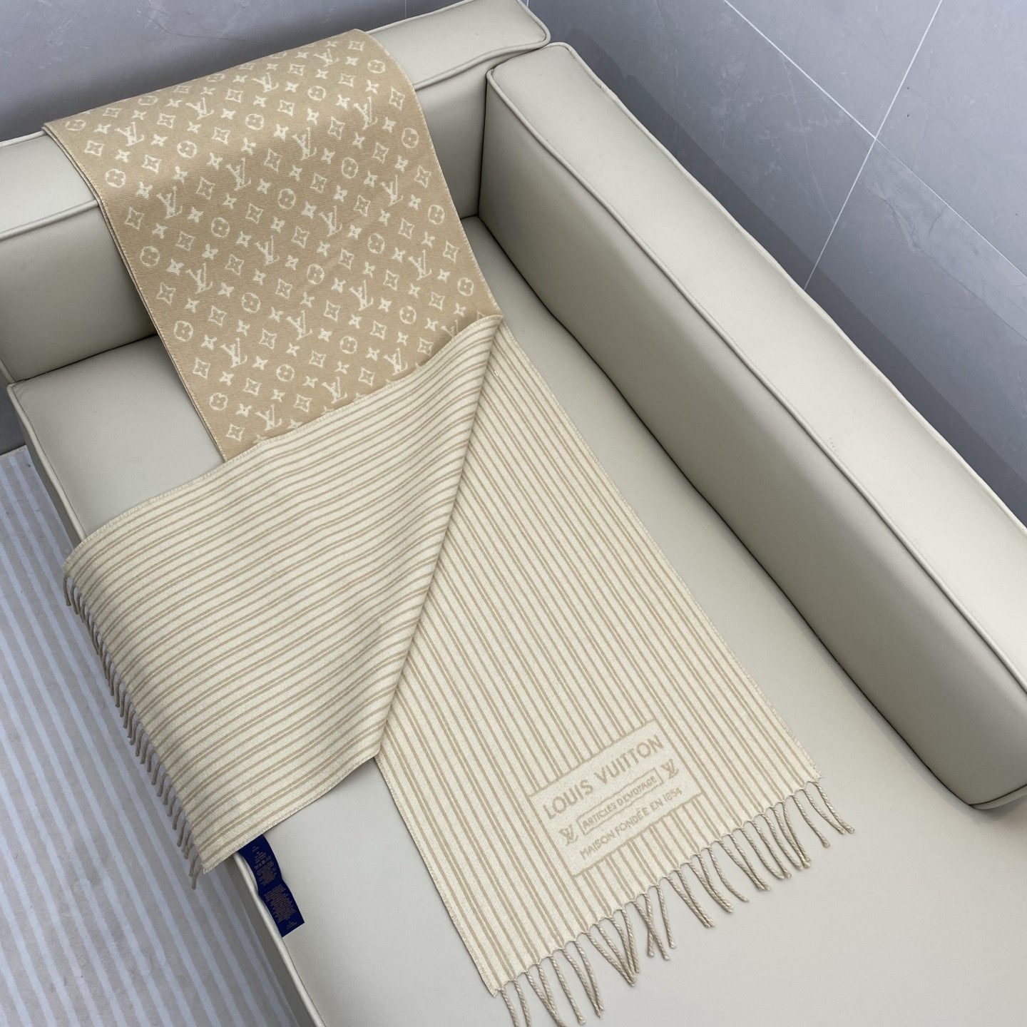 LOUIS VUITTON 루이비통 모노그램 머플러 베이지 4