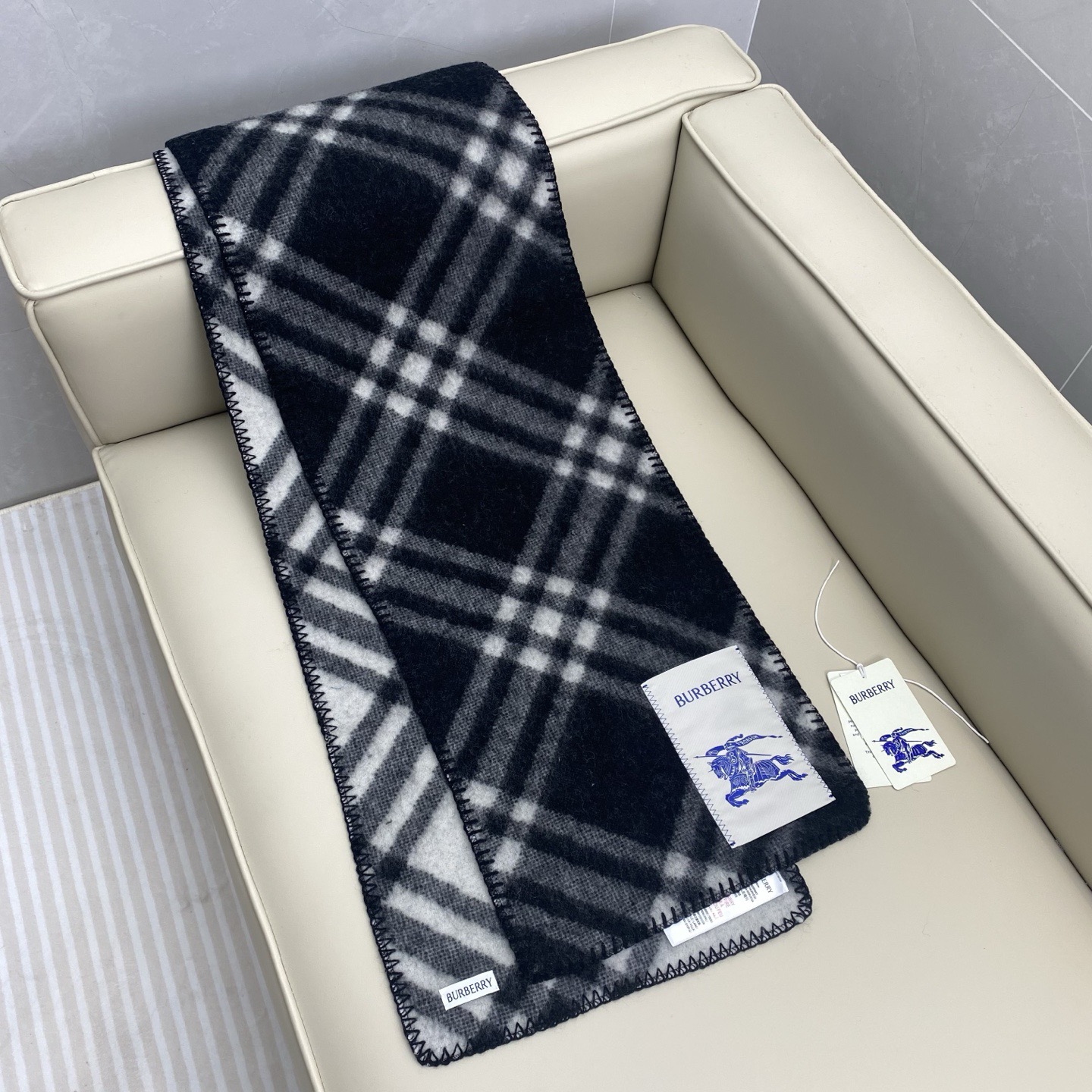 BURBERRY 버버리 체크 양모 머플러 4