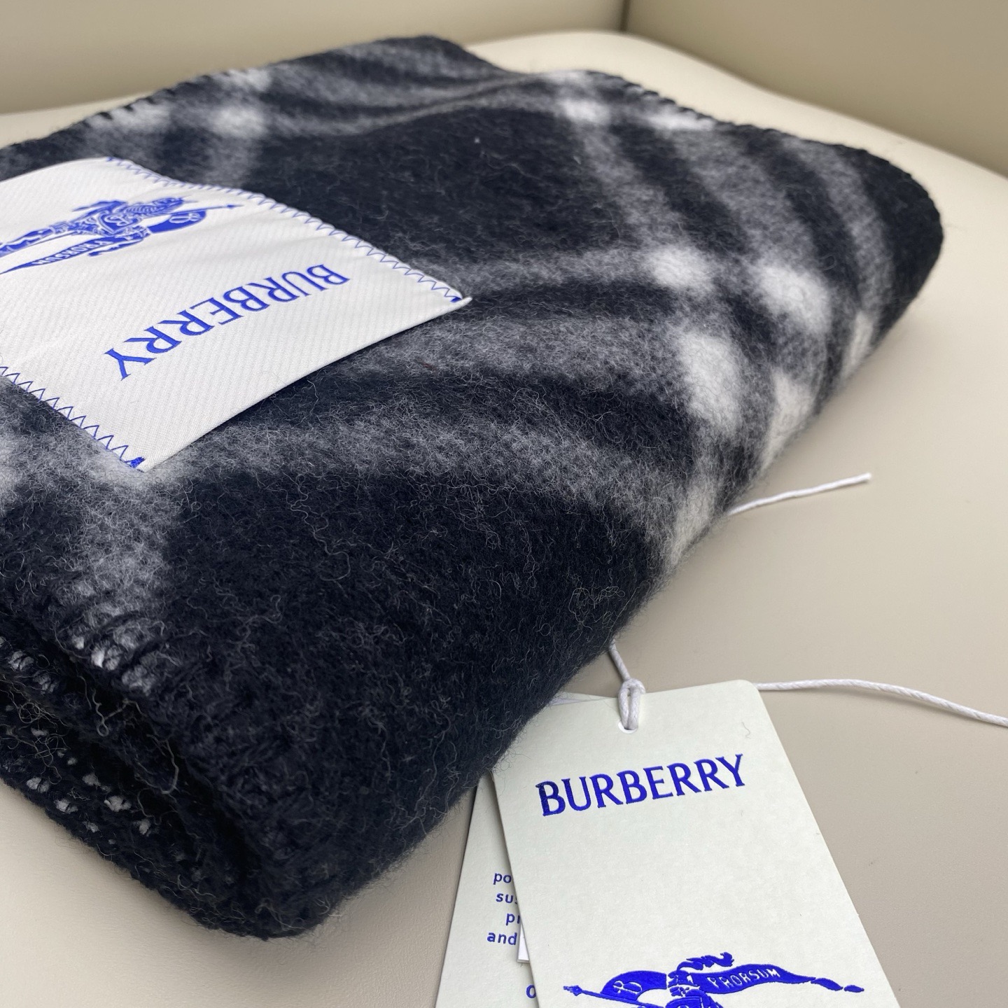 BURBERRY 버버리 체크 양모 머플러 6