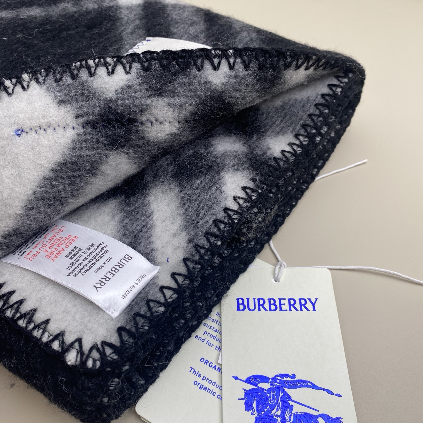 BURBERRY 버버리 체크 양모 머플러 7