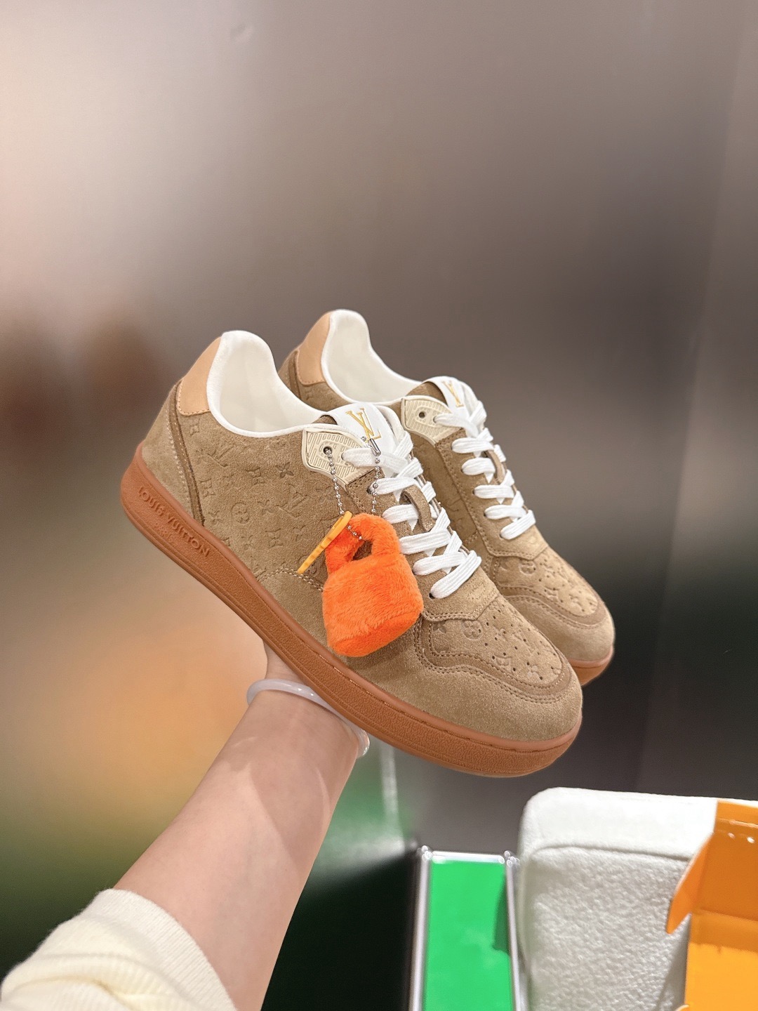 LOUIS VUITTON 루이비통 스니커즈 베이지 5