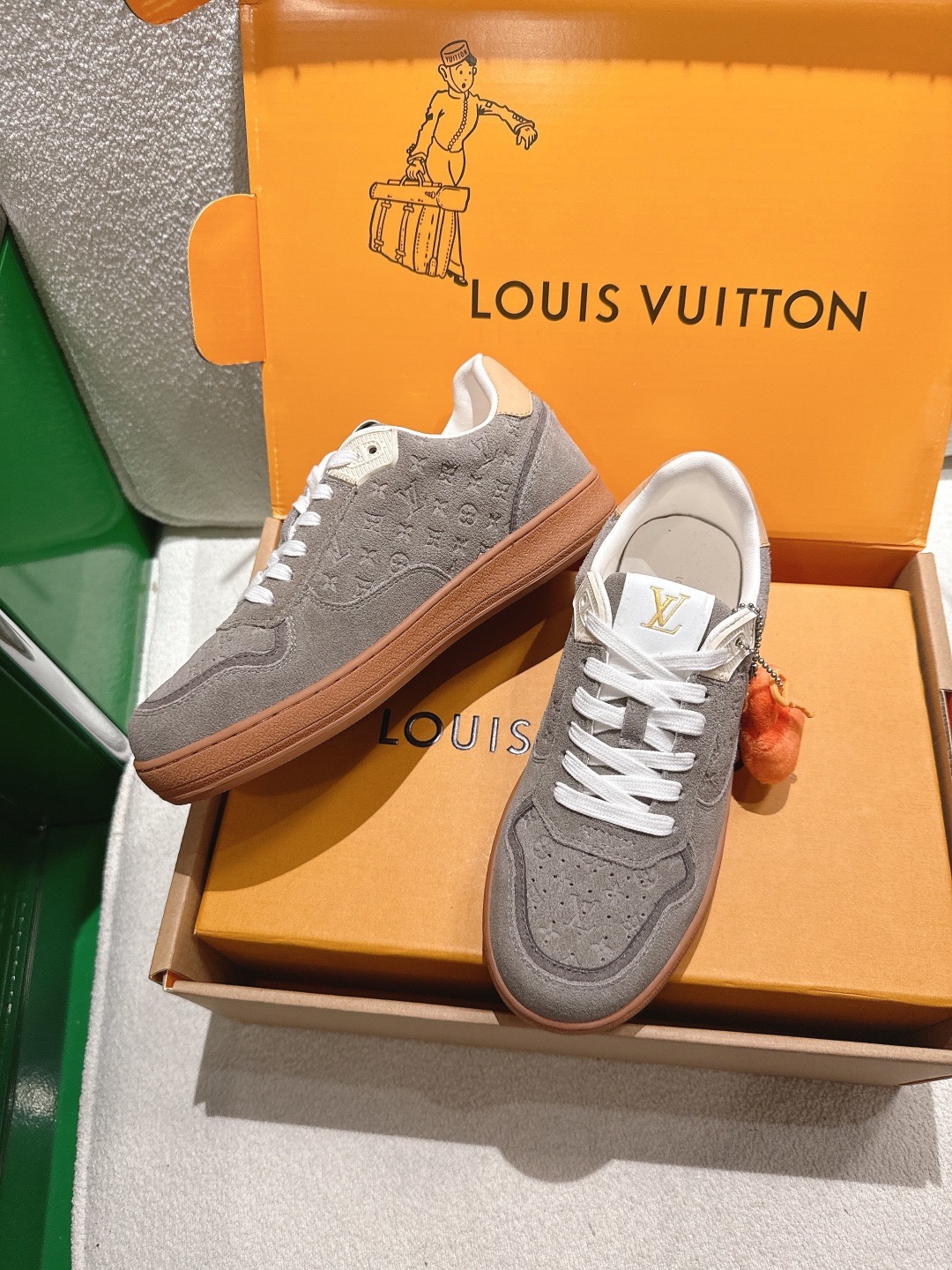 LOUIS VUITTON 루이비통 스니커즈 베이지 4