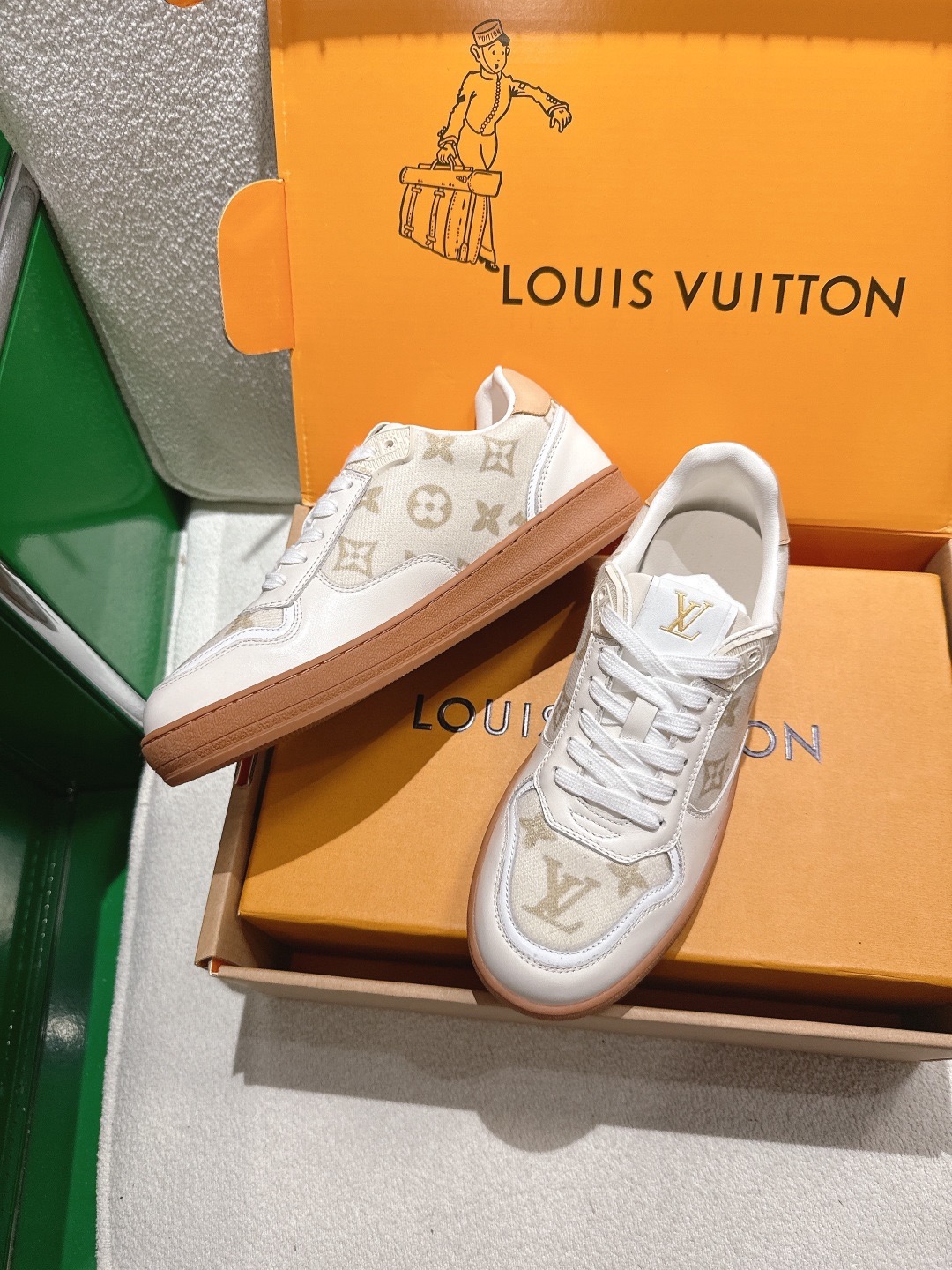 LOUIS VUITTON 루이비통 스니커즈 베이지 5