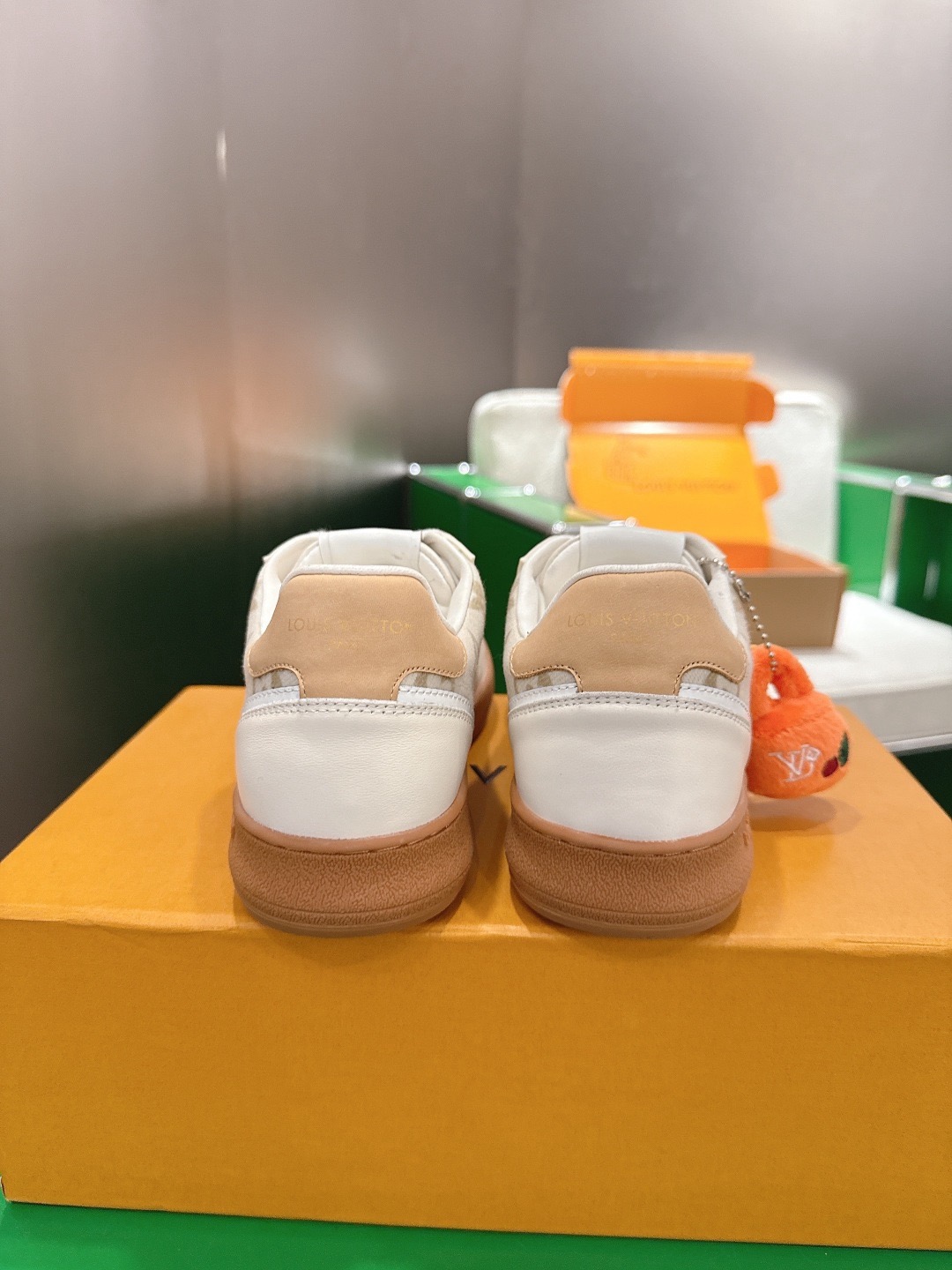 LOUIS VUITTON 루이비통 스니커즈 베이지 8