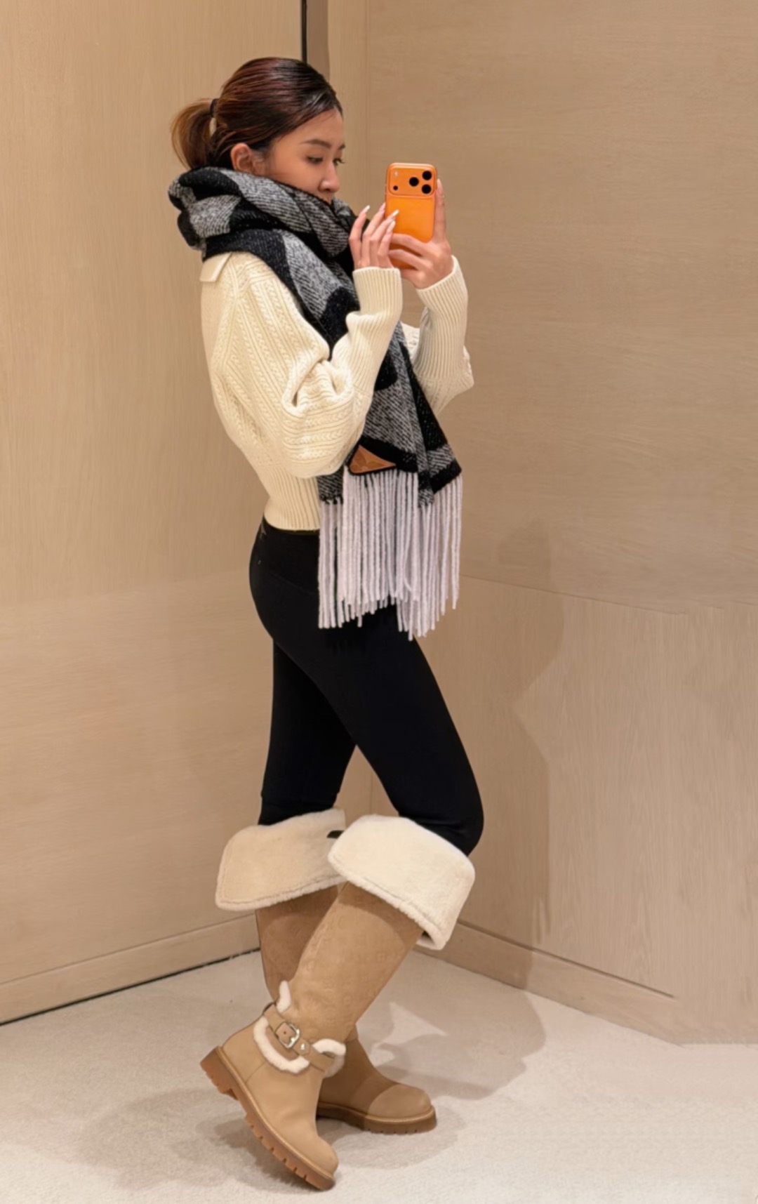 LOUIS VUITTON 루이비통 양모 롱부츠 2