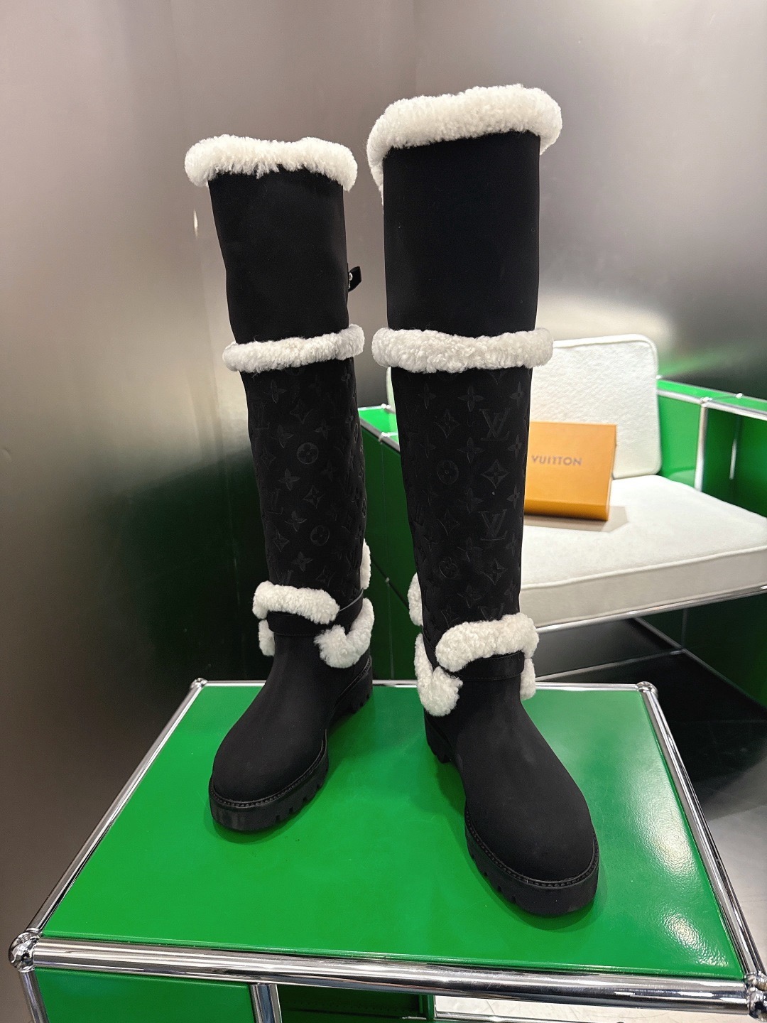 LOUIS VUITTON 루이비통 양모 롱부츠 6