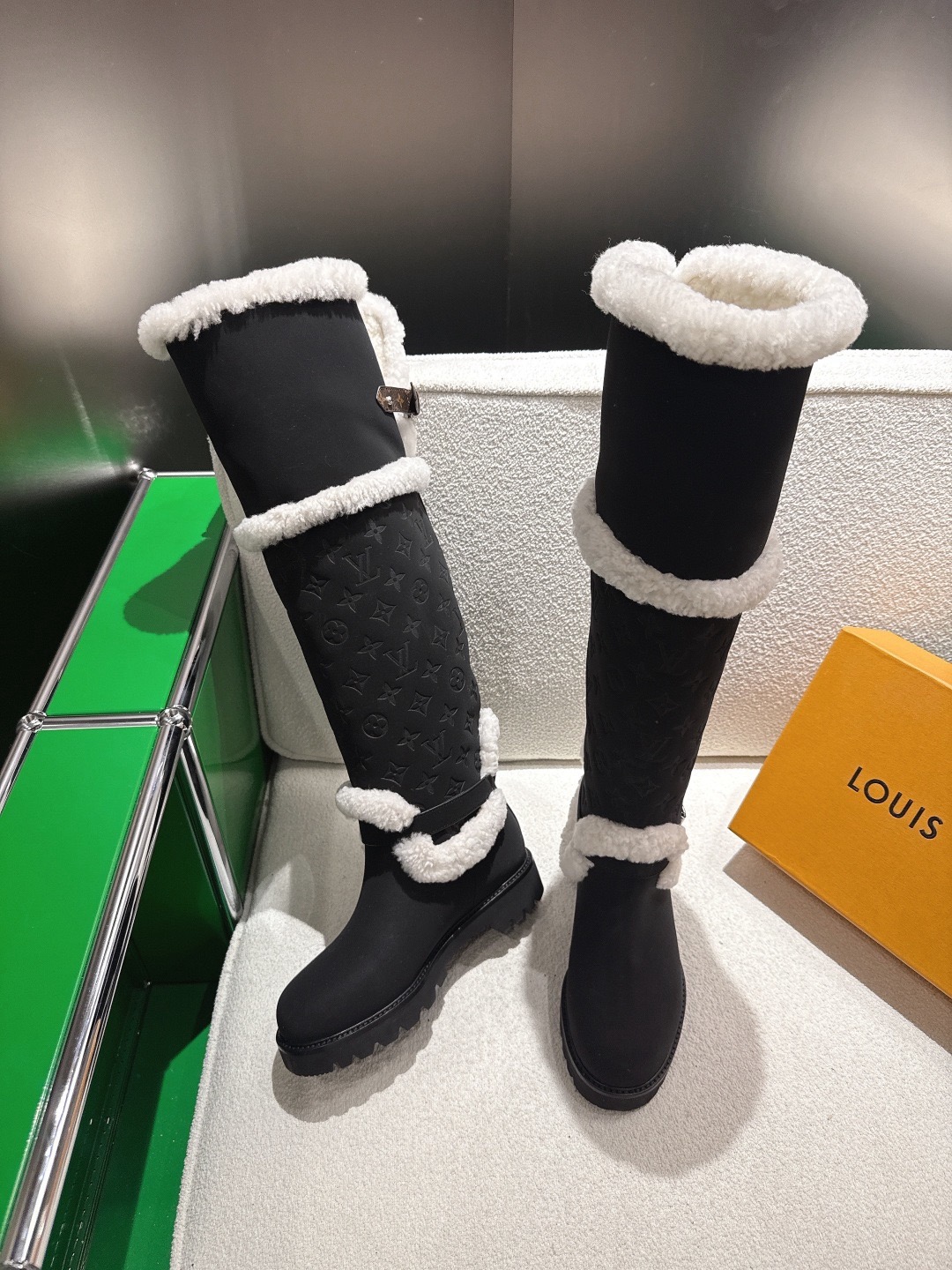 LOUIS VUITTON 루이비통 양모 롱부츠 8