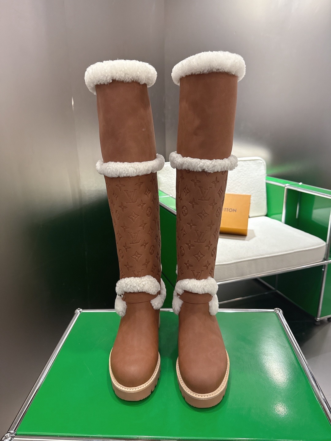 LOUIS VUITTON 루이비통 양모 롱부츠 2