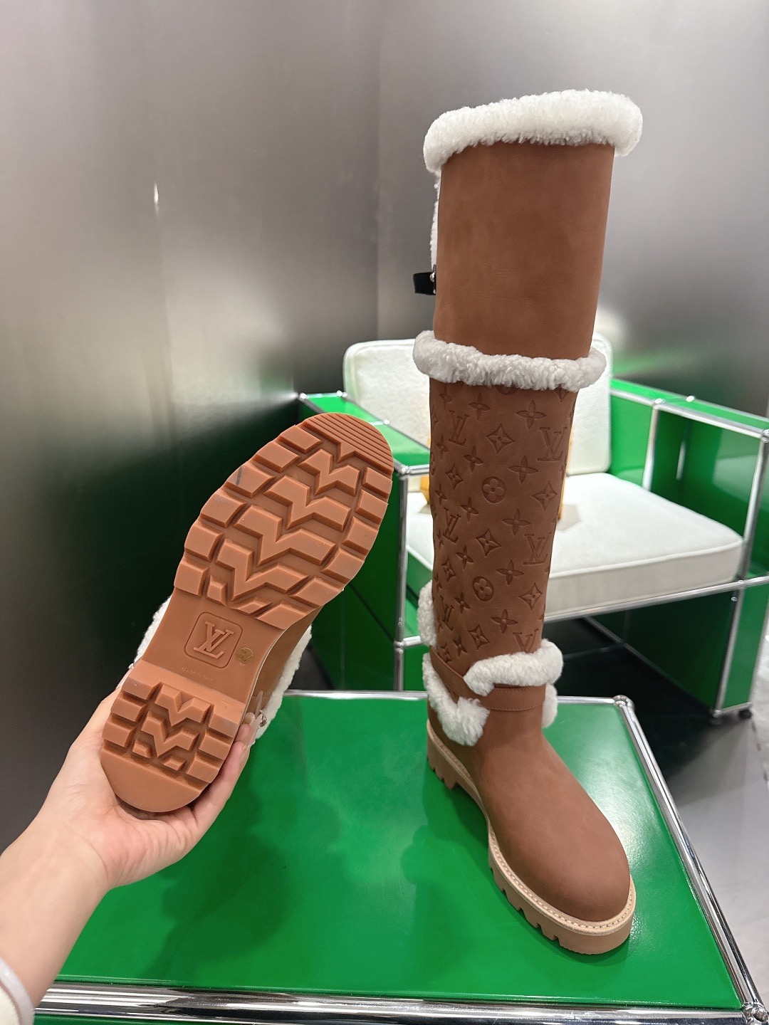LOUIS VUITTON 루이비통 양모 롱부츠 8