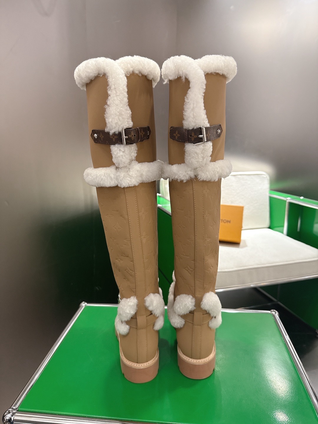 LOUIS VUITTON 루이비통 양모 롱부츠 8