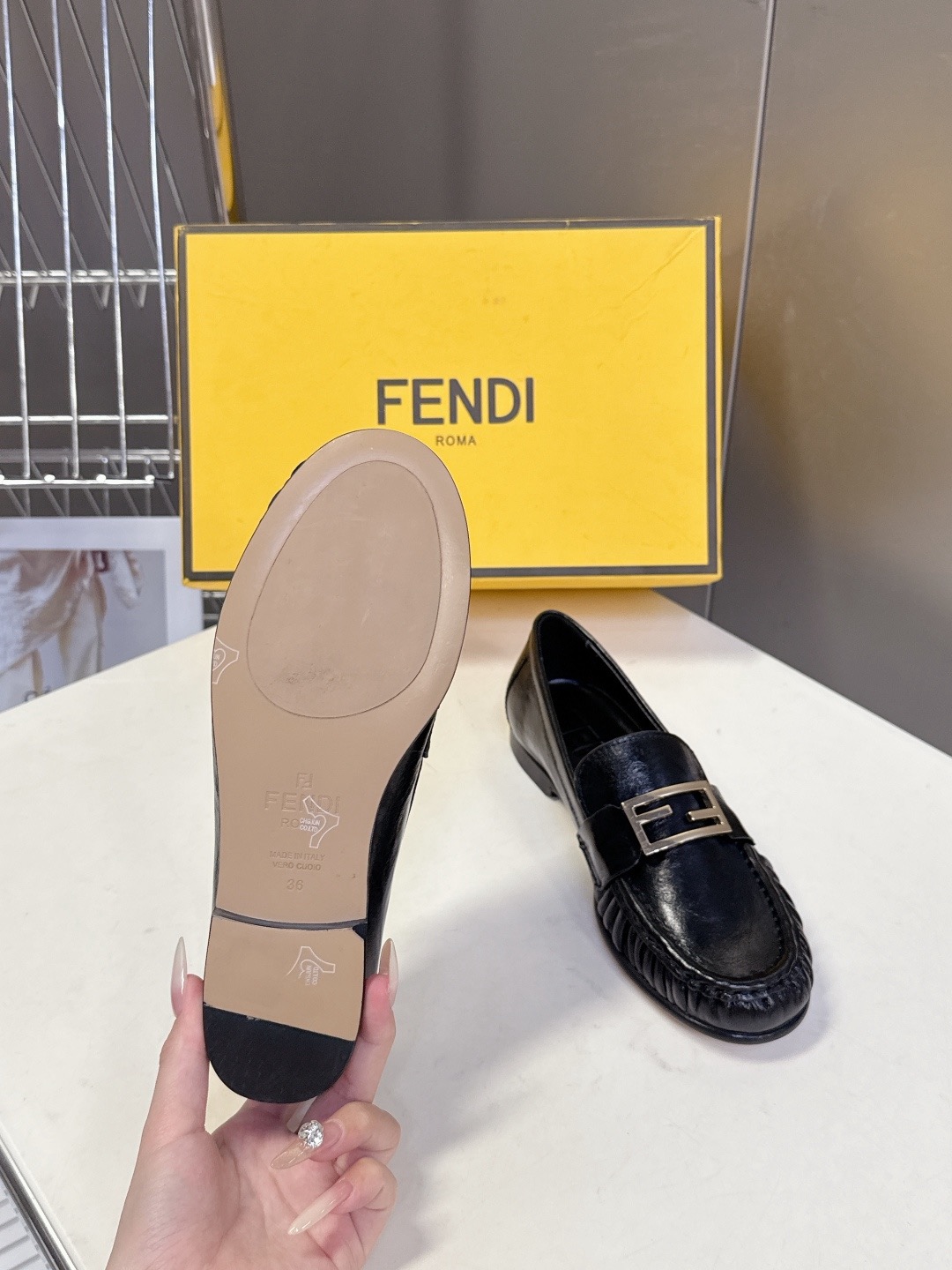 FENDI 펜디 FF 로고 로퍼 블랙 12