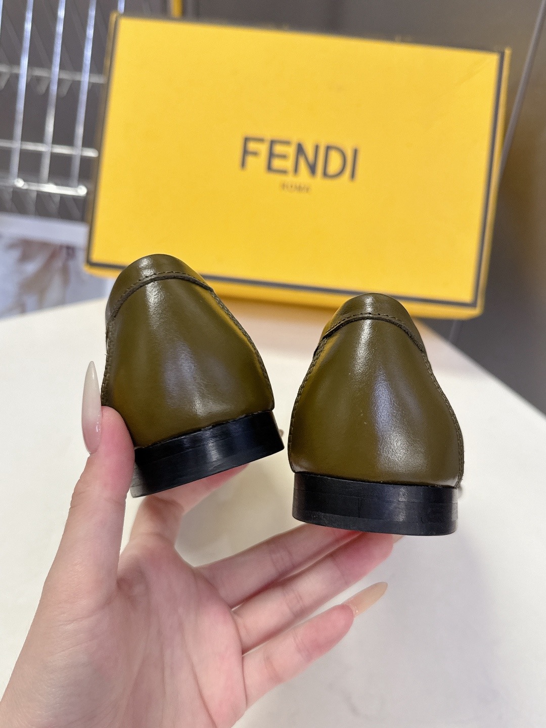 FENDI 펜디 FF 로고 로퍼 블랙 10