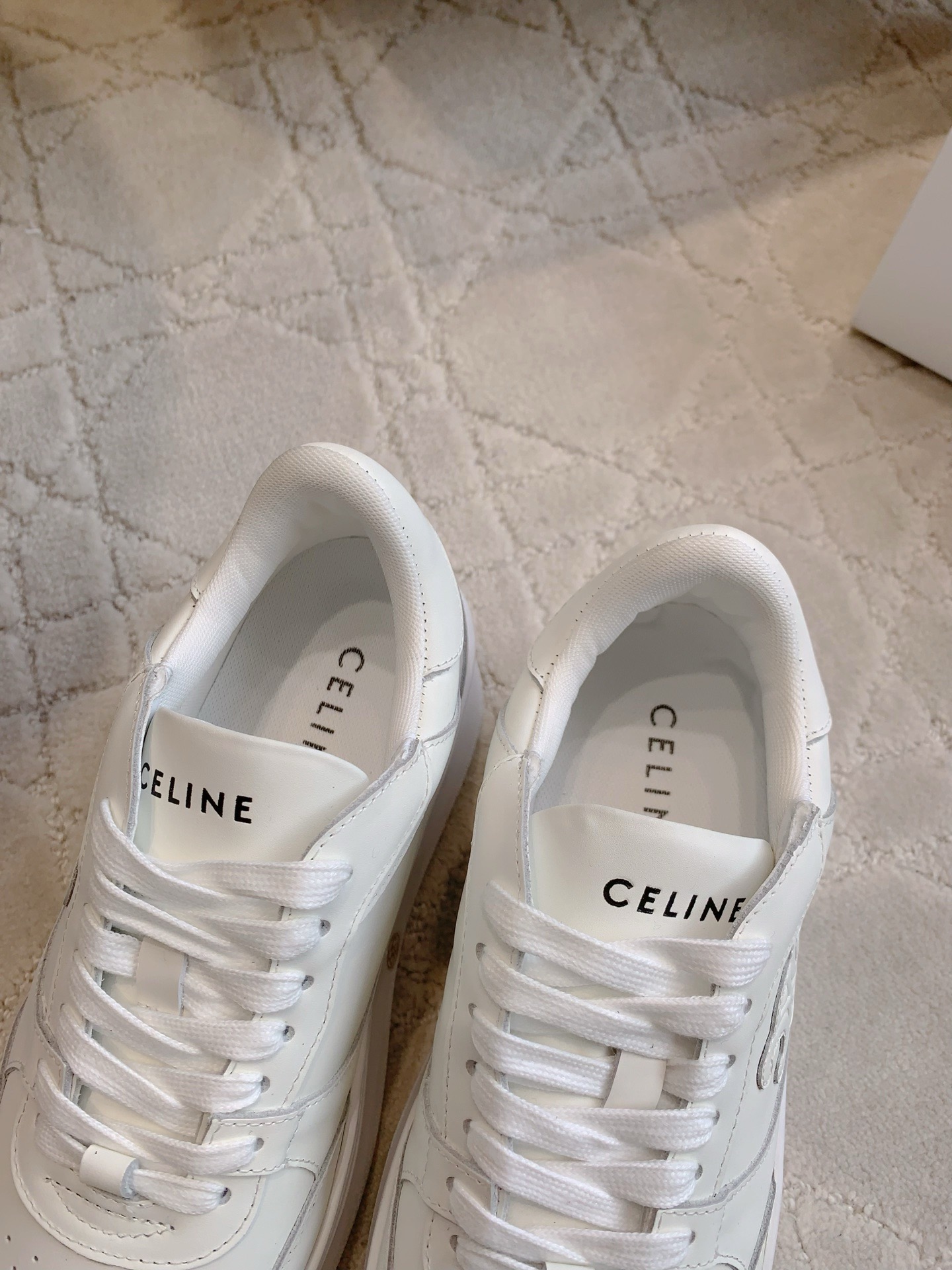 CELINE 셀린느 키높이 스니커즈 화이트 11