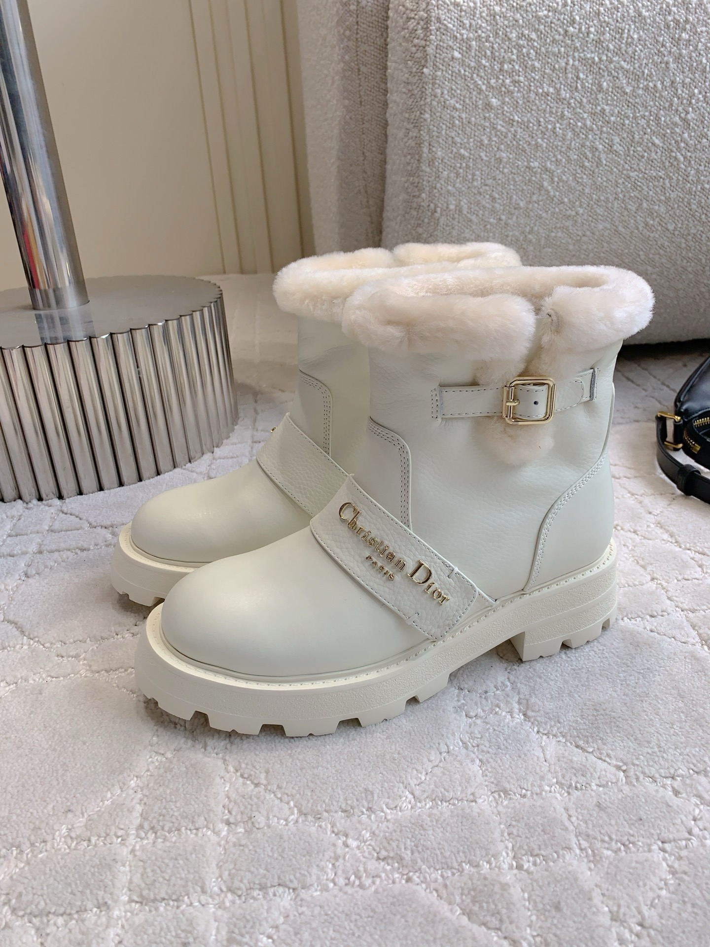 DIOR 디올 양털 부츠 아이보리 5