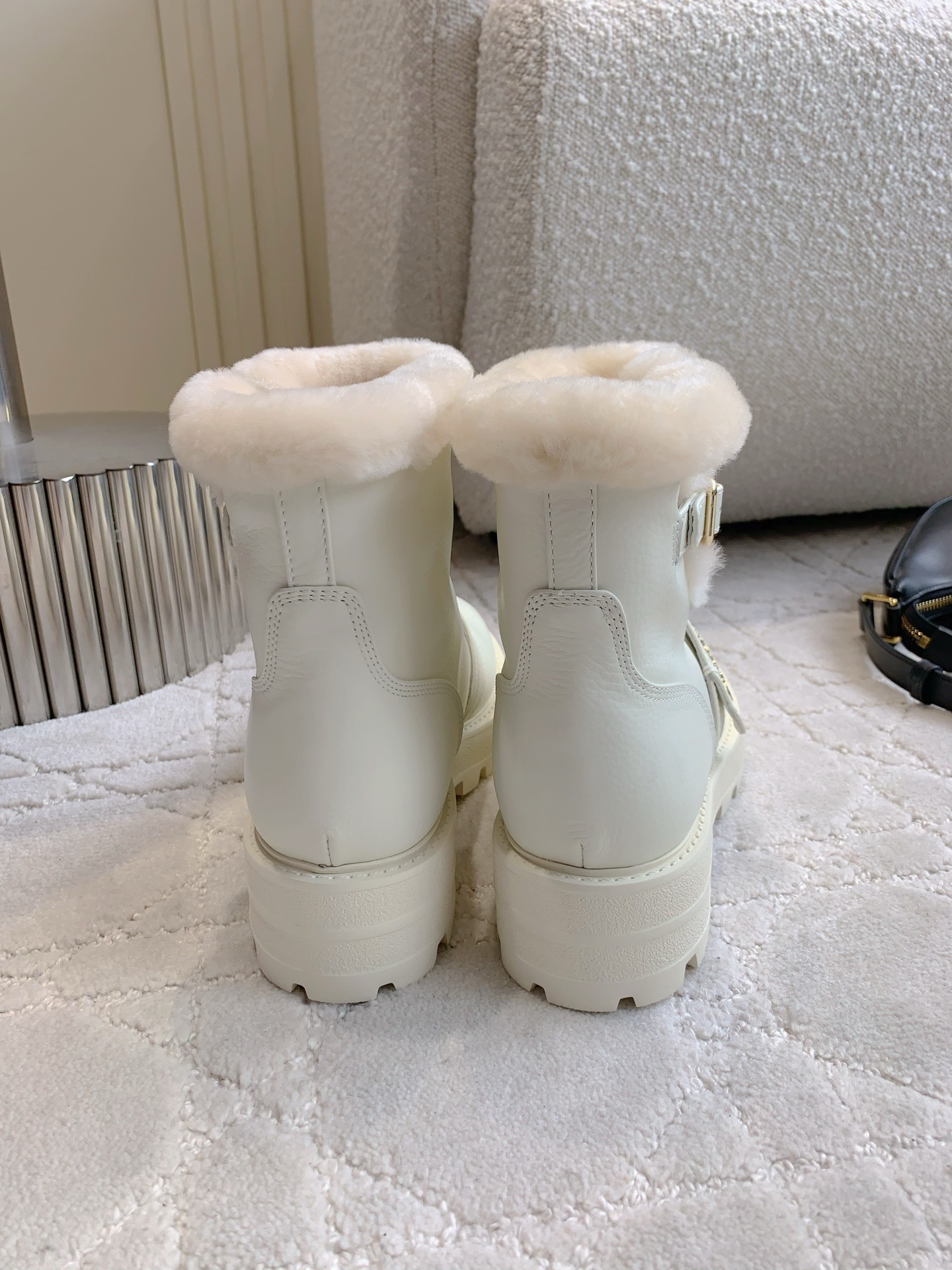 DIOR 디올 양털 부츠 아이보리 6