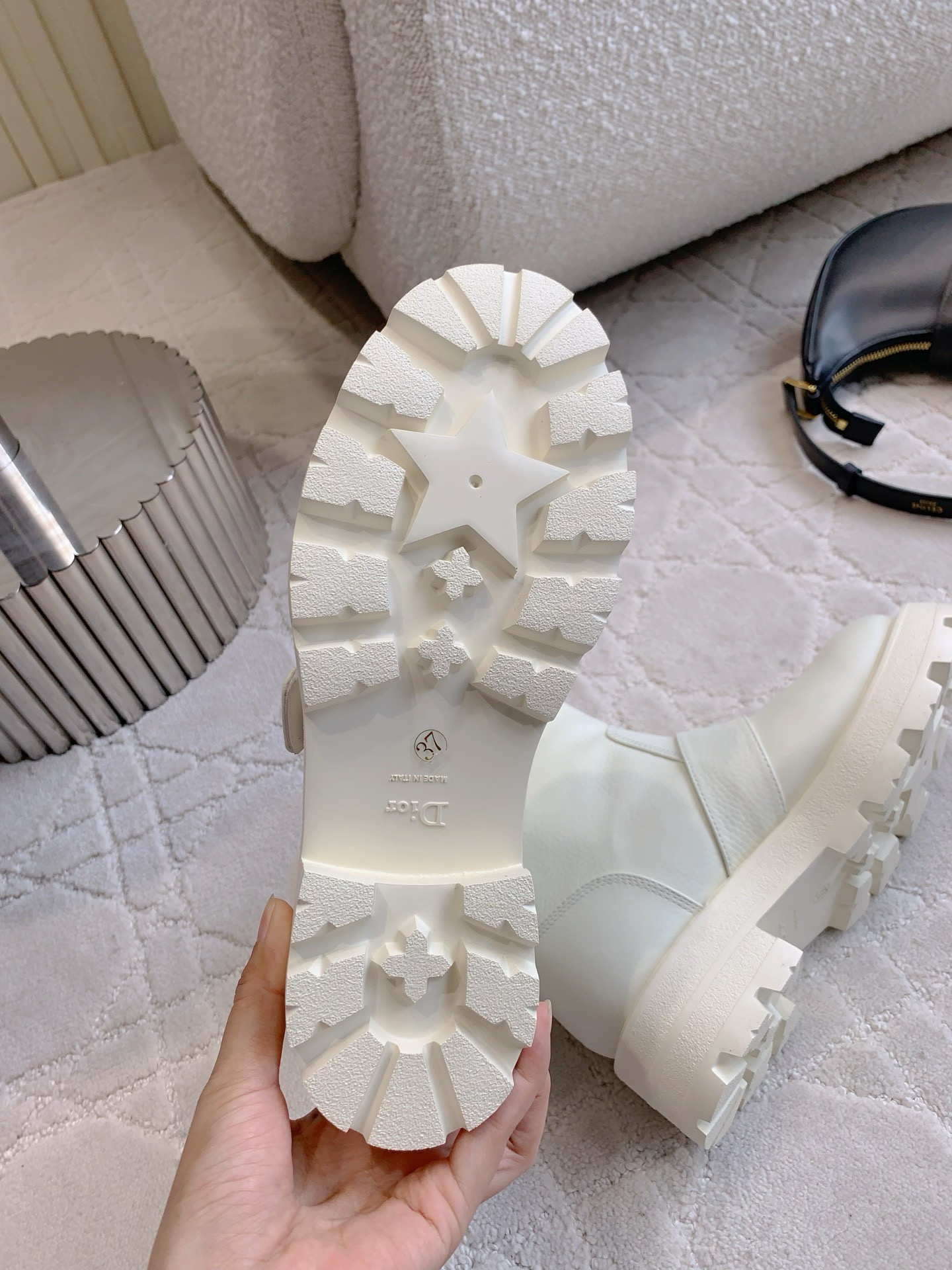 DIOR 디올 양털 부츠 아이보리 8