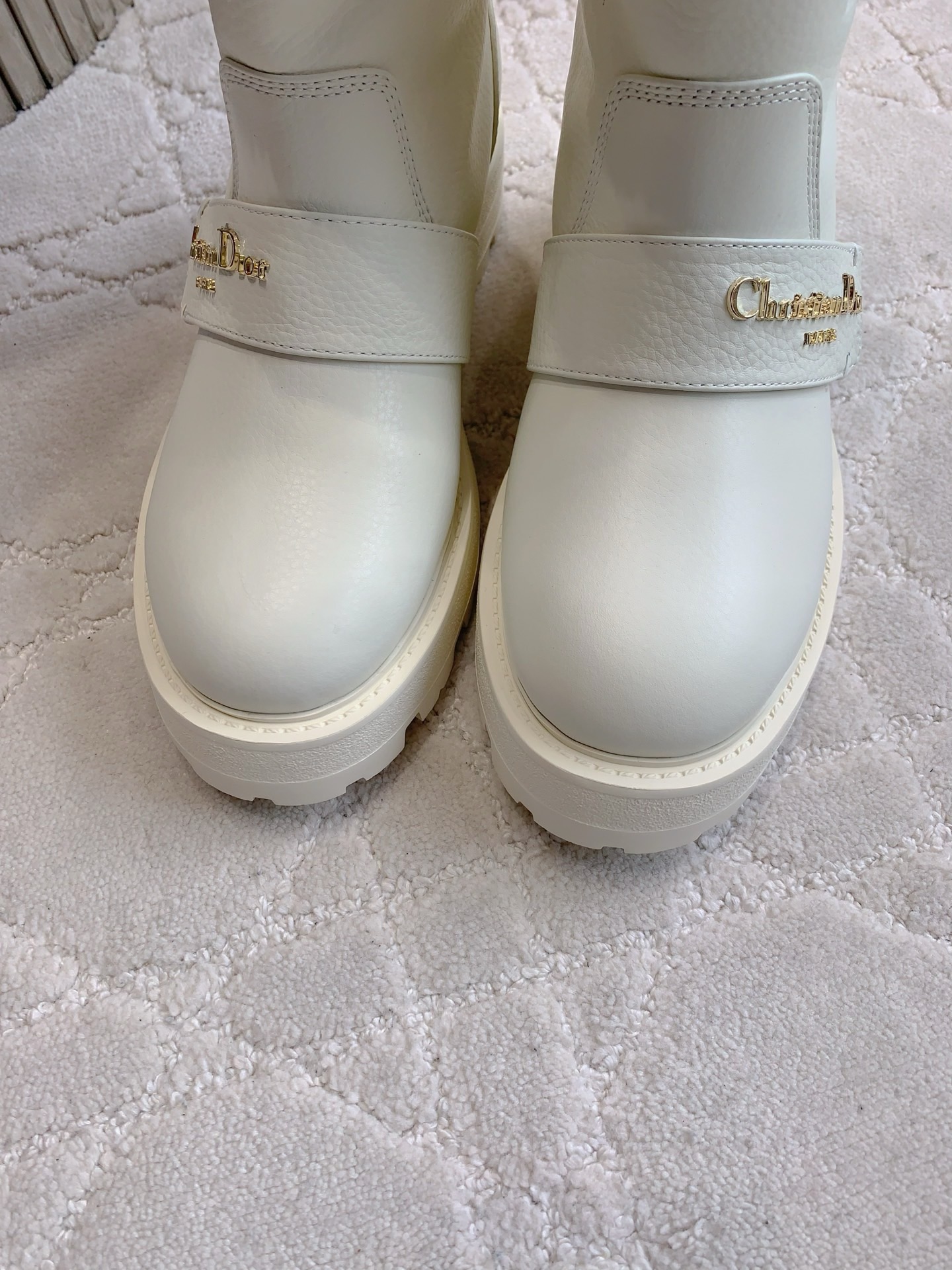 DIOR 디올 양털 부츠 아이보리 9