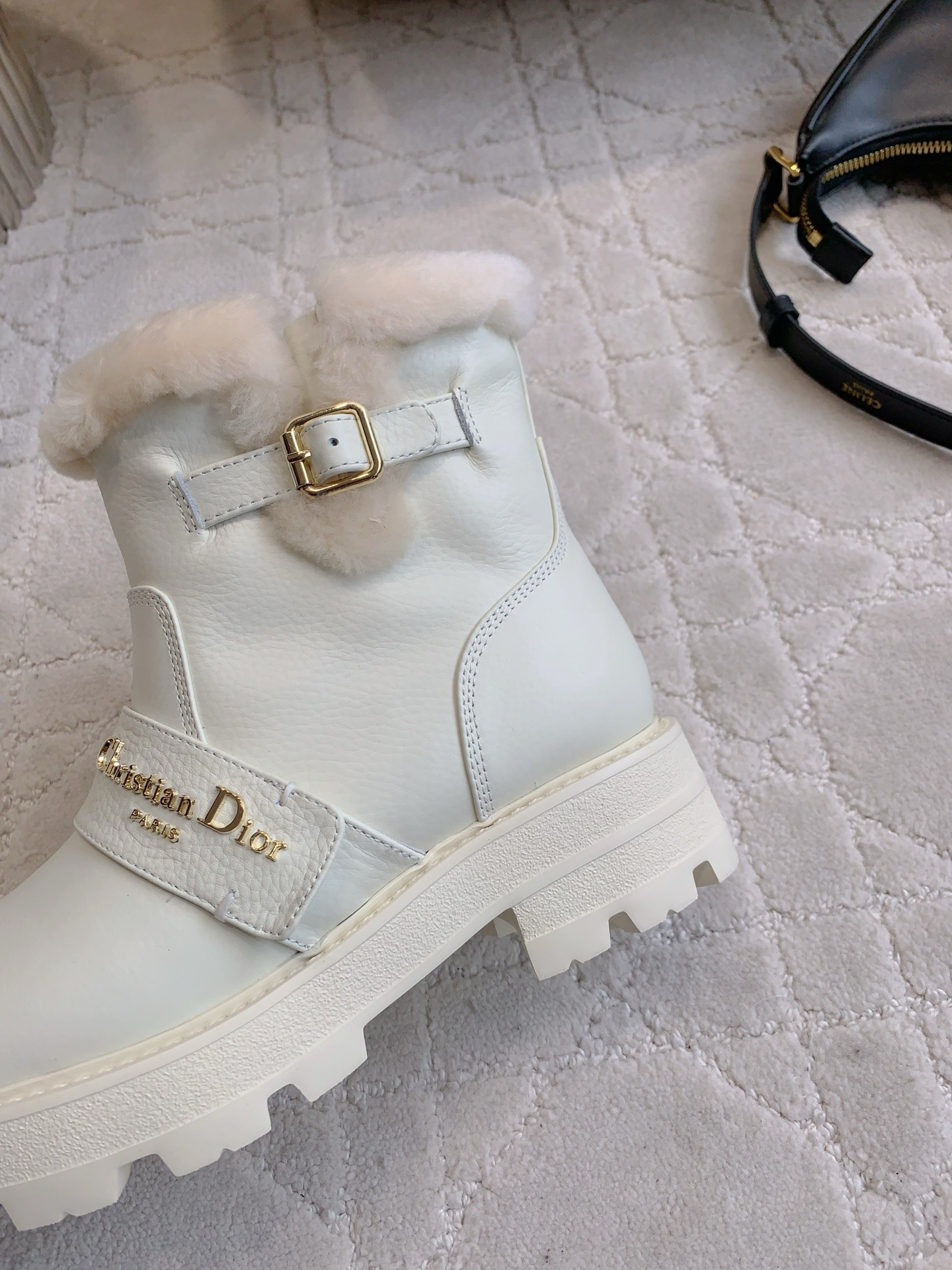 DIOR 디올 양털 부츠 아이보리 10