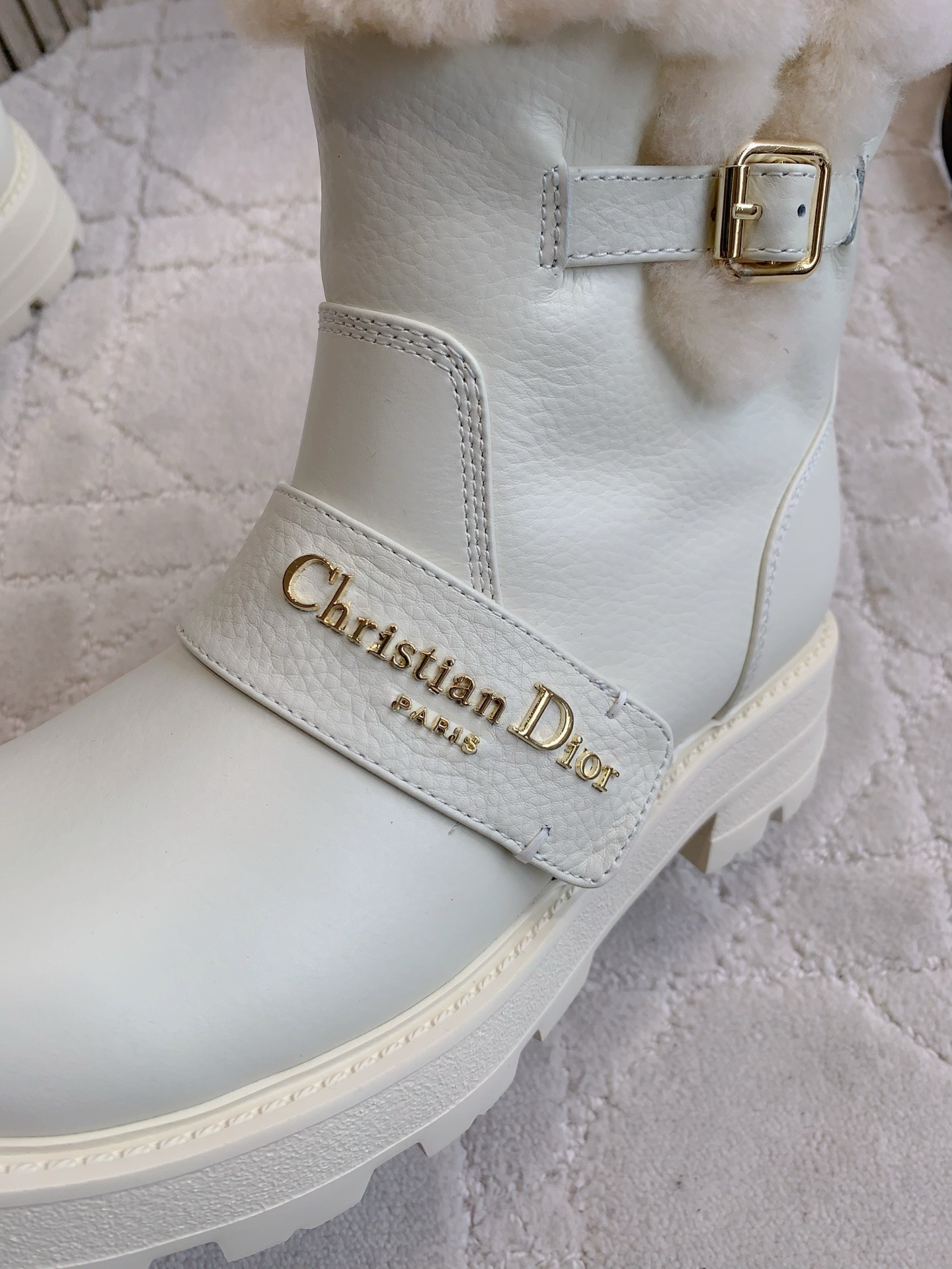 DIOR 디올 양털 부츠 아이보리 11