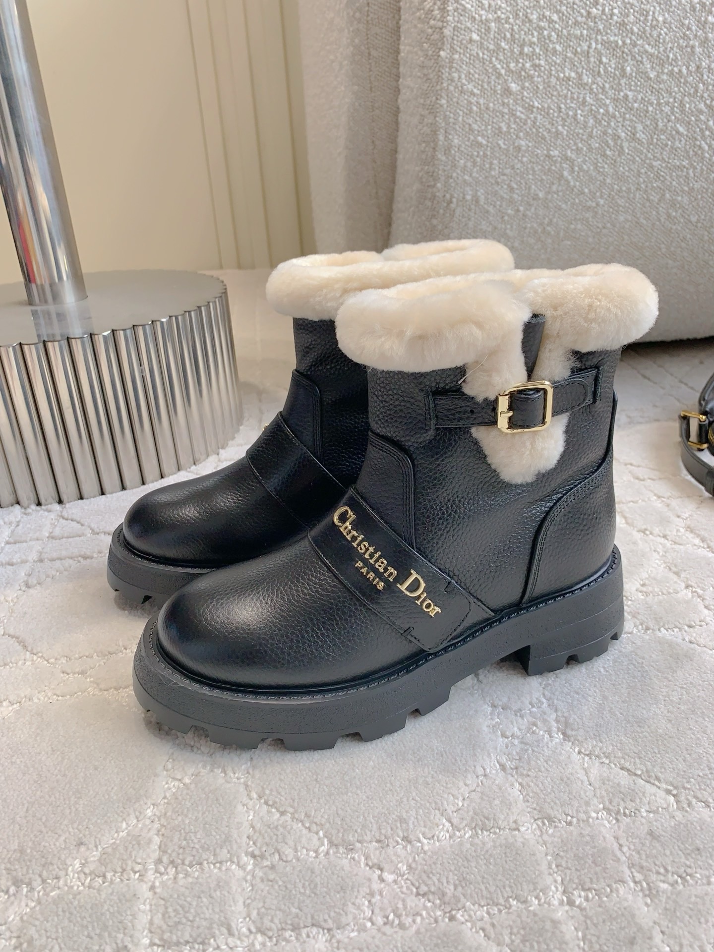 DIOR 디올 양털 부츠 아이보리 5