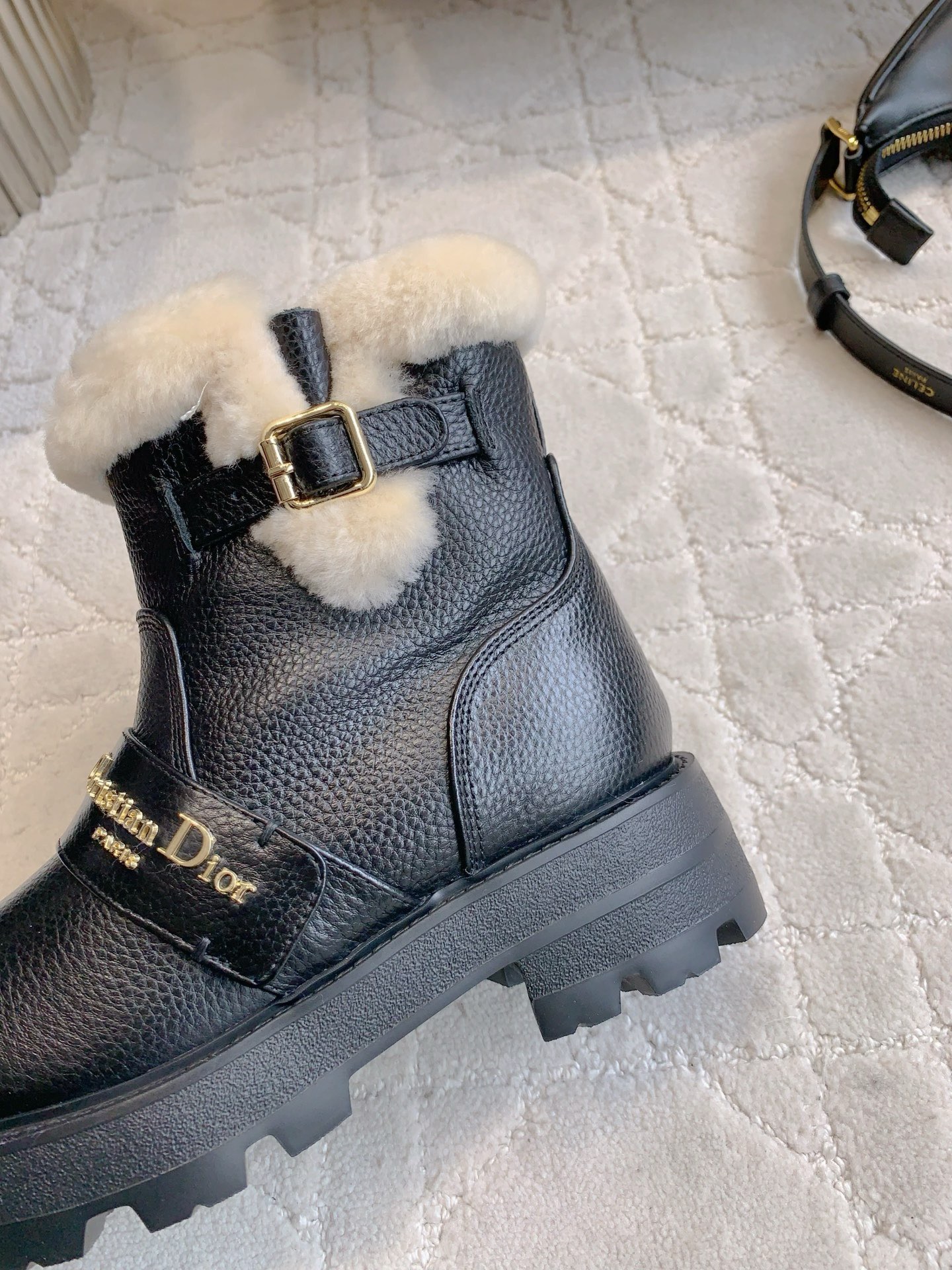 DIOR 디올 양털 부츠 아이보리 10