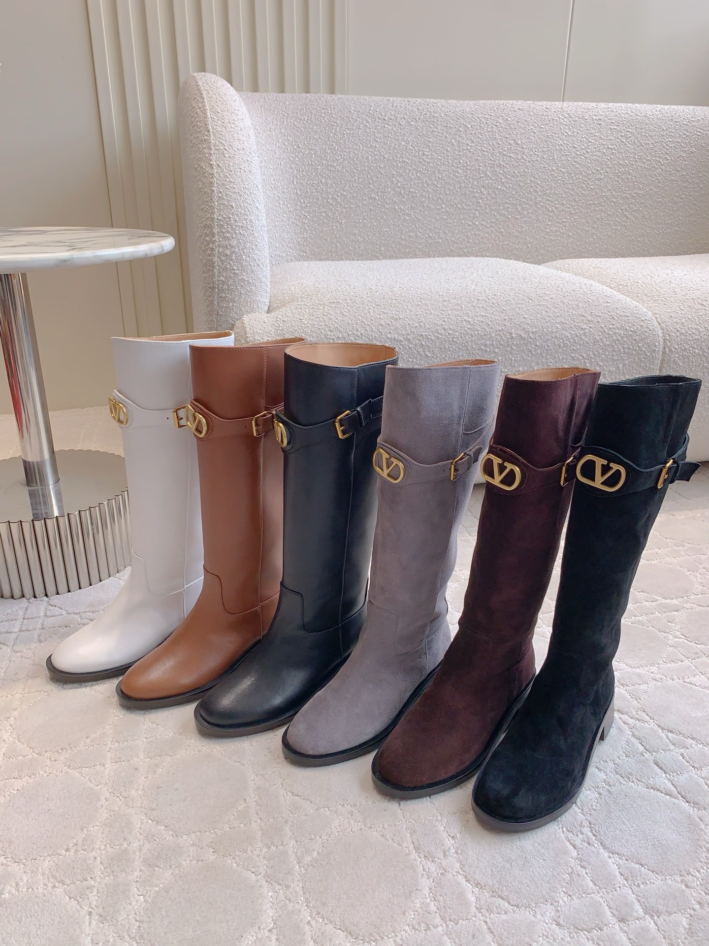 VALENTINO 발렌티노 V 로고 부츠 블랙 1