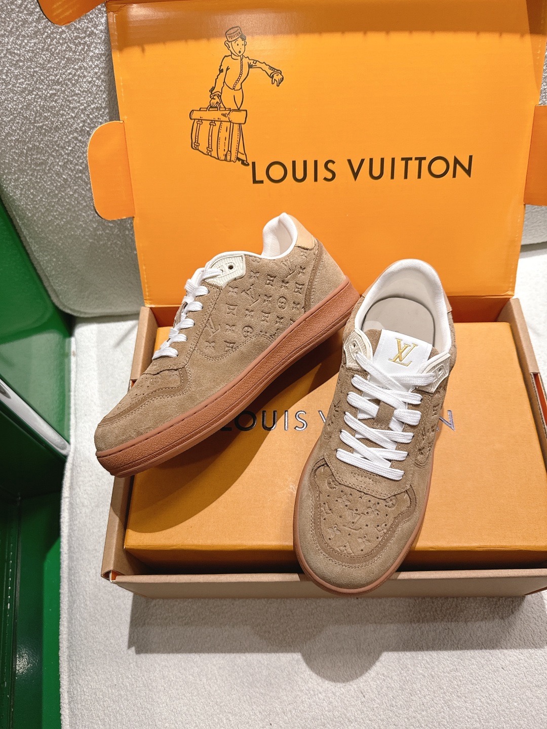 LOUIS VUITTON 루이비통 스니커즈 베이지 4