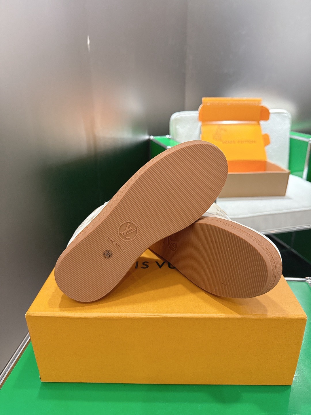 LOUIS VUITTON 루이비통 스니커즈 베이지 9