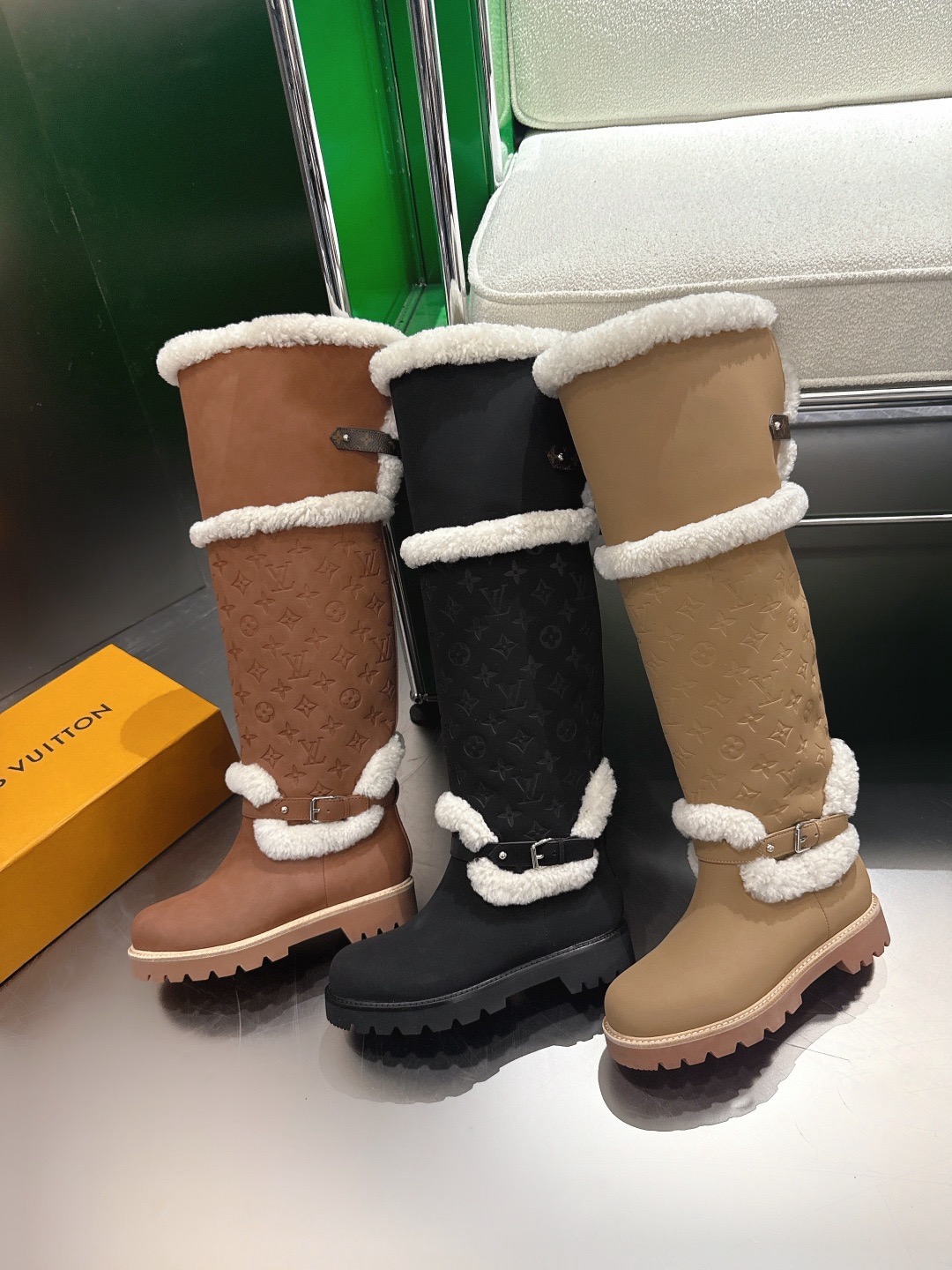 LOUIS VUITTON 루이비통 양모 롱부츠 1