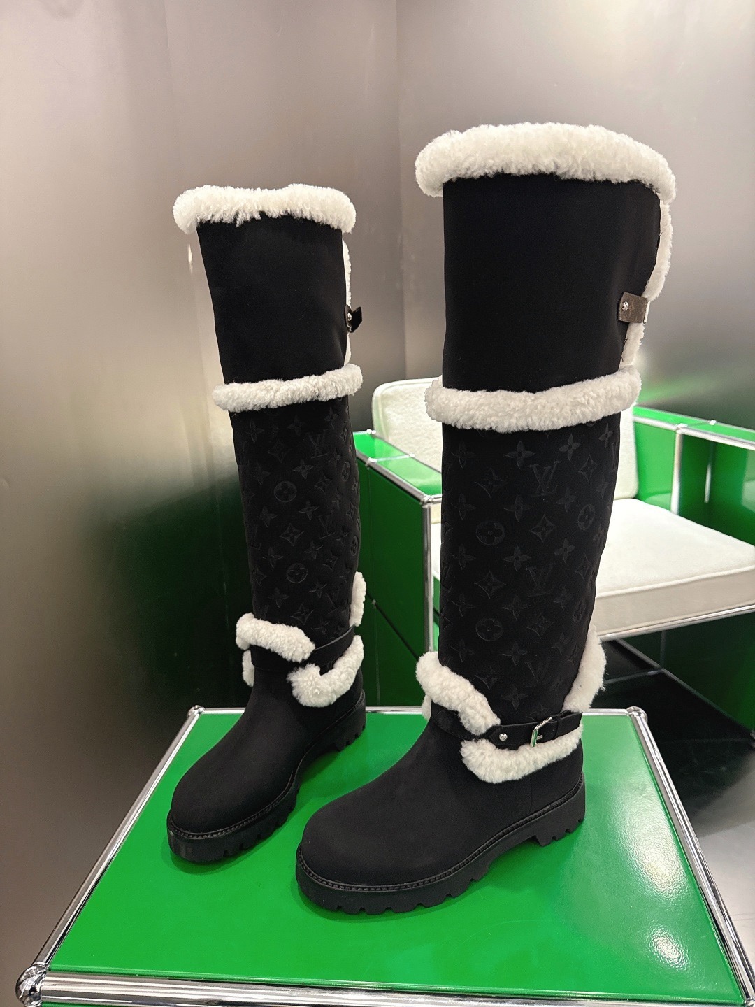 LOUIS VUITTON 루이비통 양모 롱부츠 7