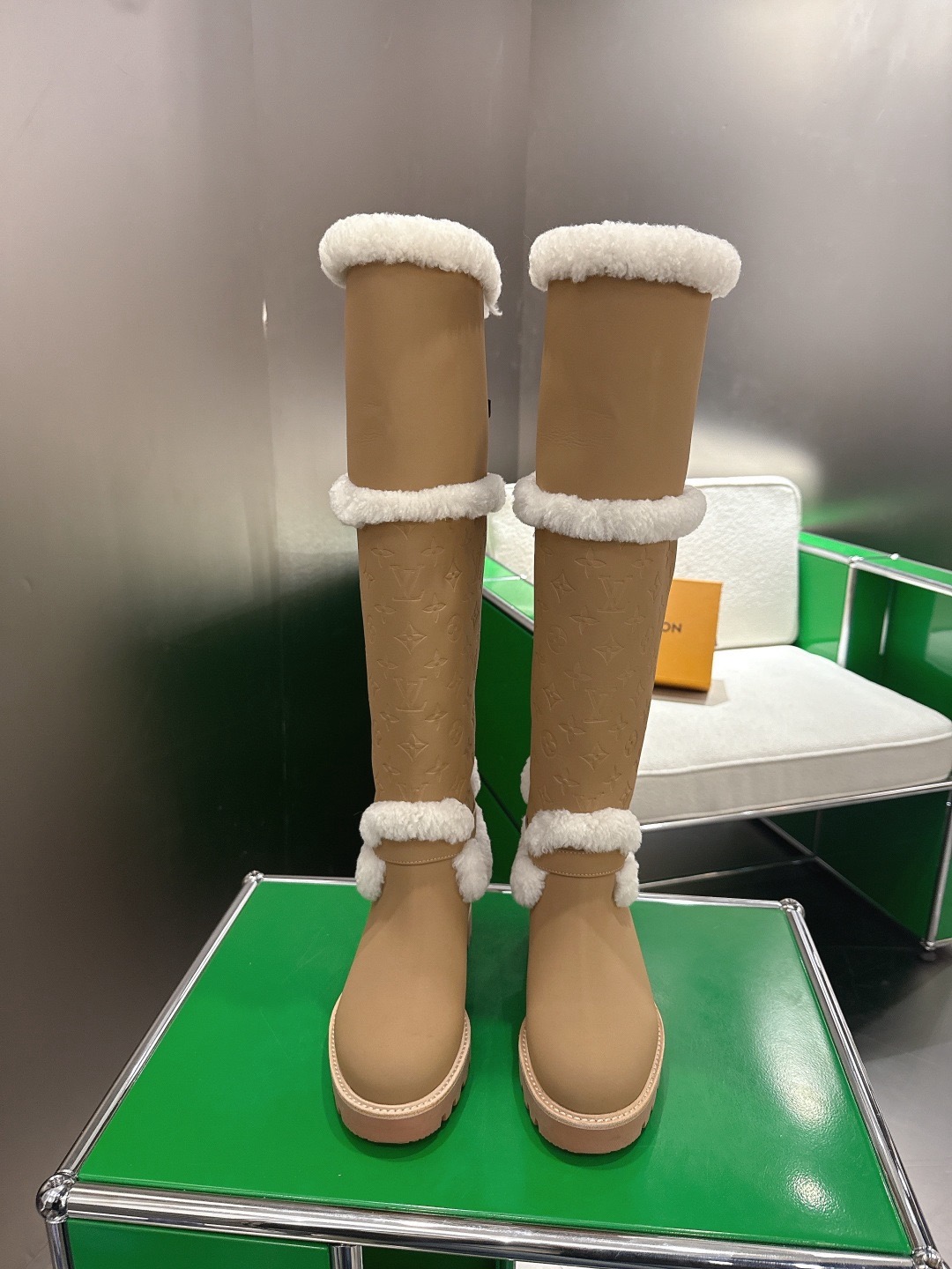 LOUIS VUITTON 루이비통 양모 롱부츠 2