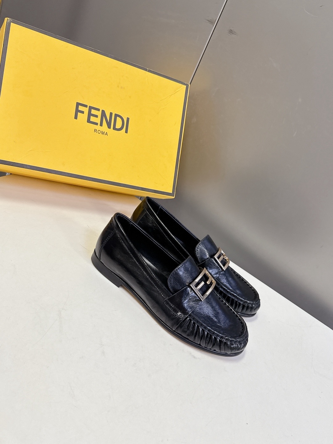 FENDI 펜디 FF 로고 로퍼 블랙 5