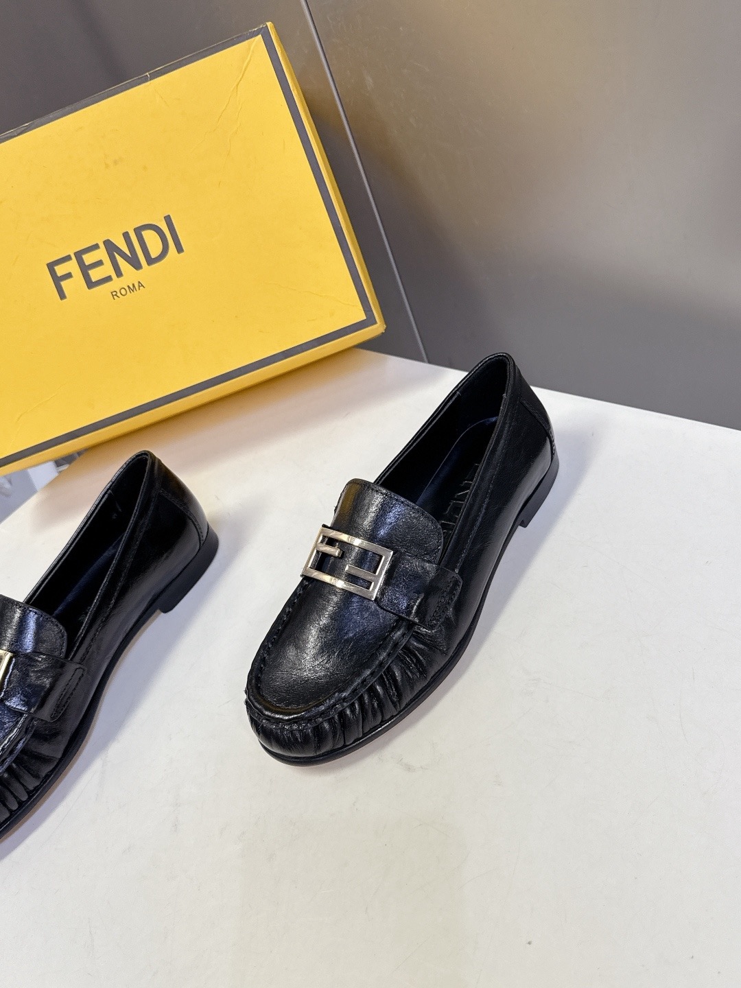 FENDI 펜디 FF 로고 로퍼 블랙 6