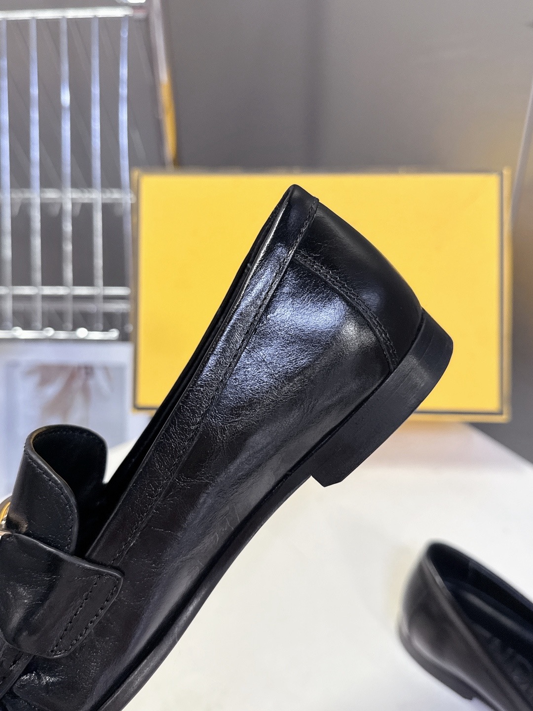 FENDI 펜디 FF 로고 로퍼 블랙 11