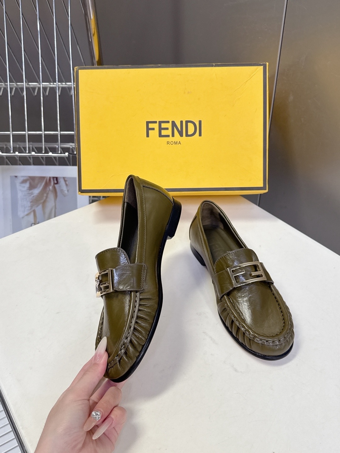 FENDI 펜디 FF 로고 로퍼 블랙 5