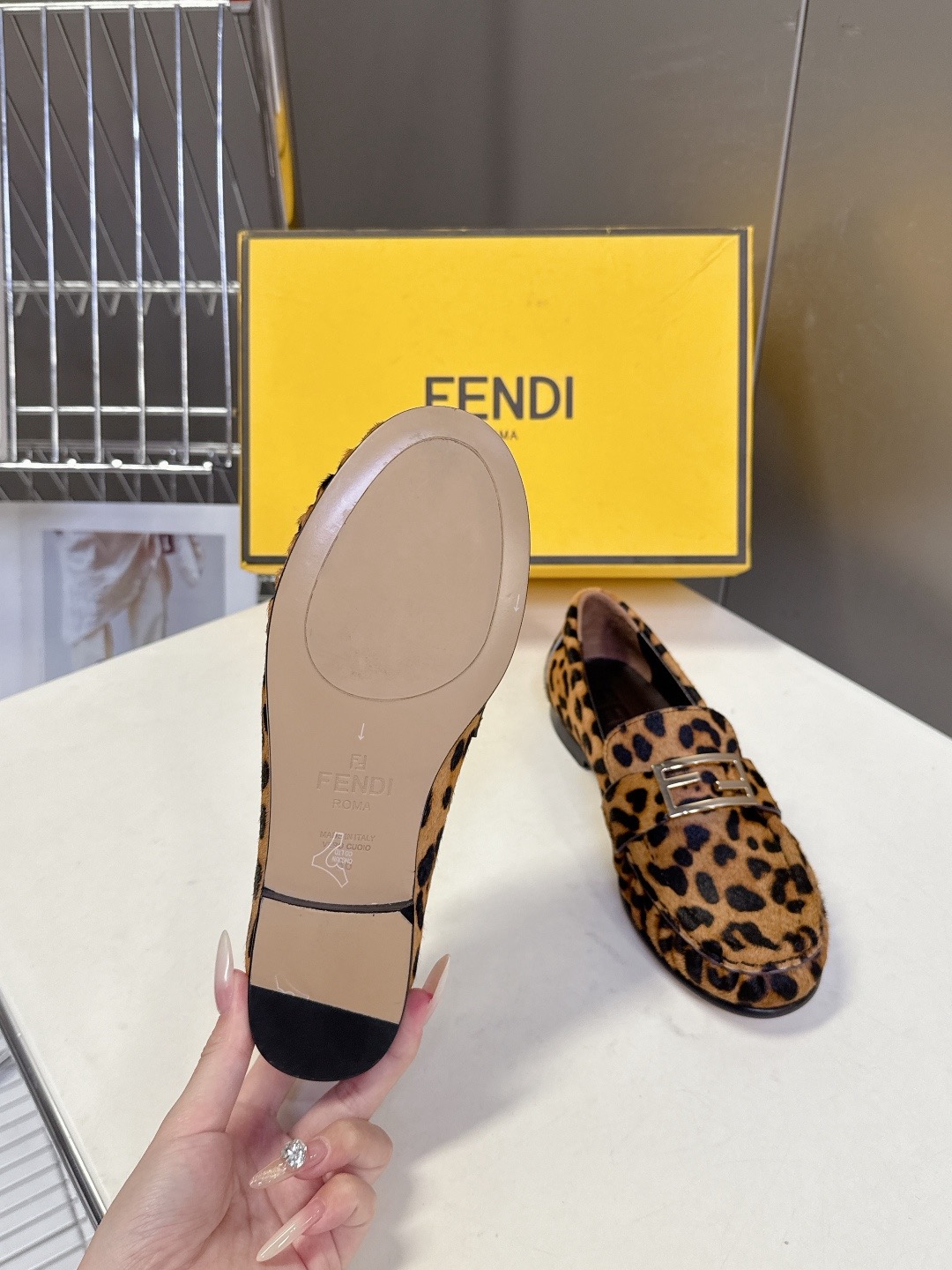 FENDI 펜디 FF 로고 로퍼 블랙 10