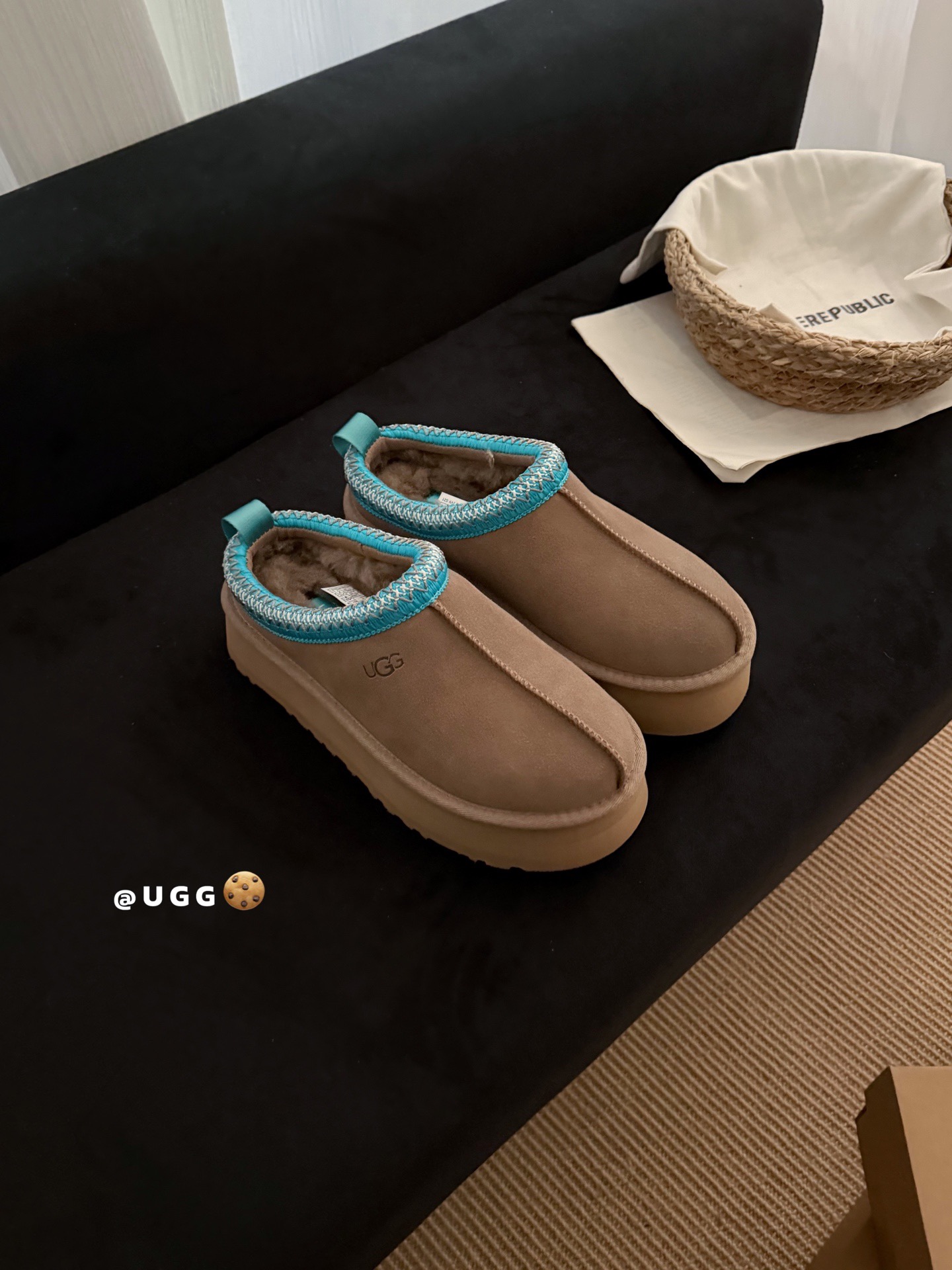 UGG 어그 양털 슬립온 브라운 2