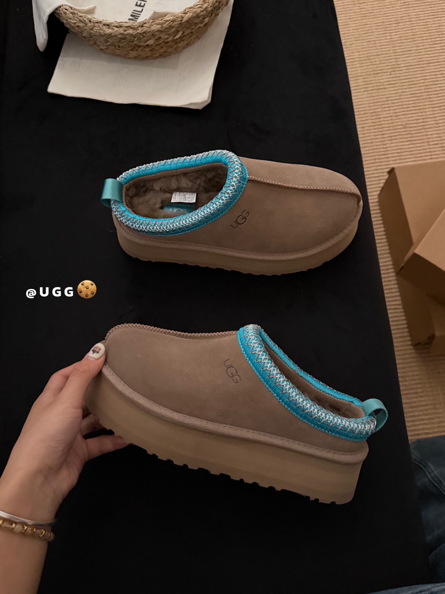 UGG 어그 양털 슬립온 브라운 3