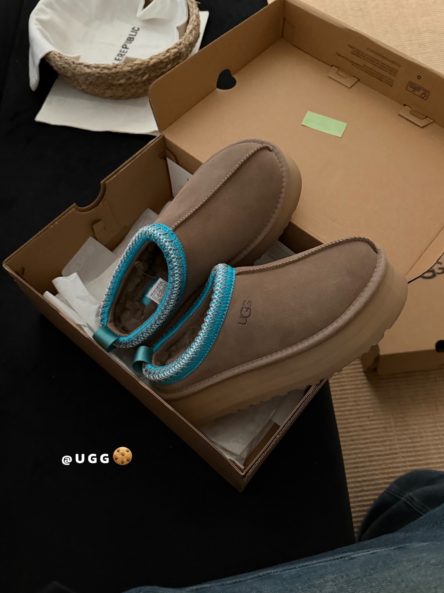 UGG 어그 양털 슬립온 브라운 4