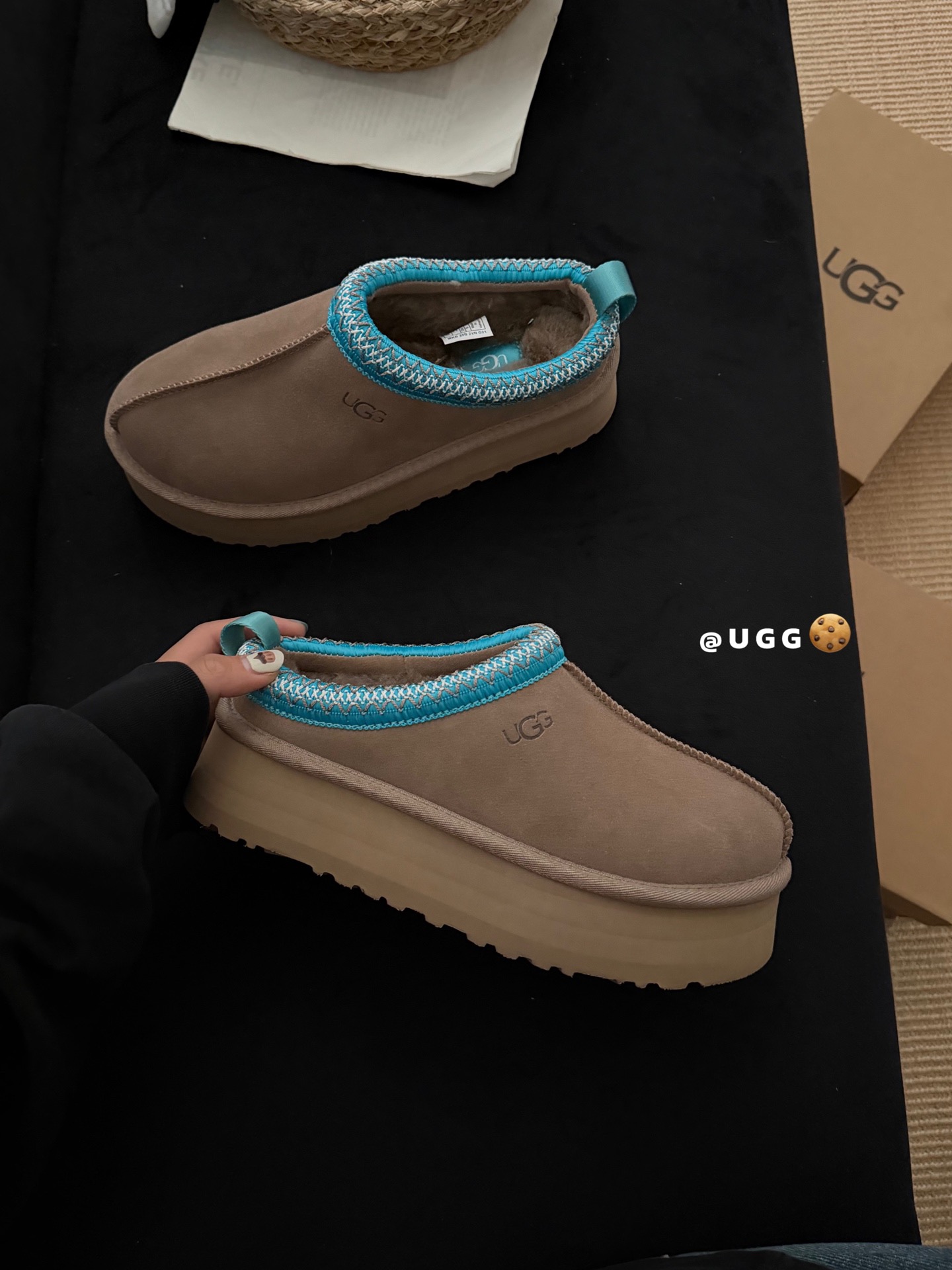 UGG 어그 양털 슬립온 브라운 10