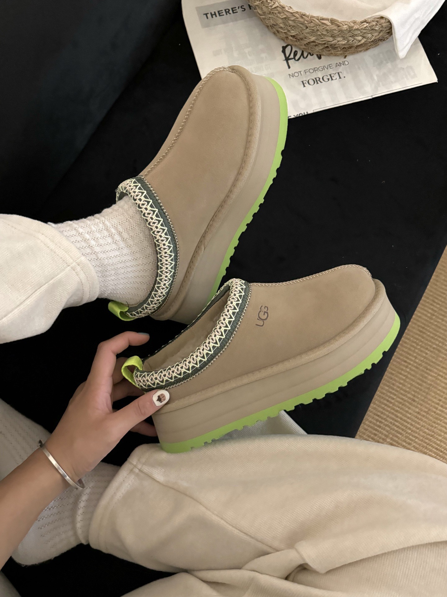 UGG 어그 양털 슬립온 브라운 1